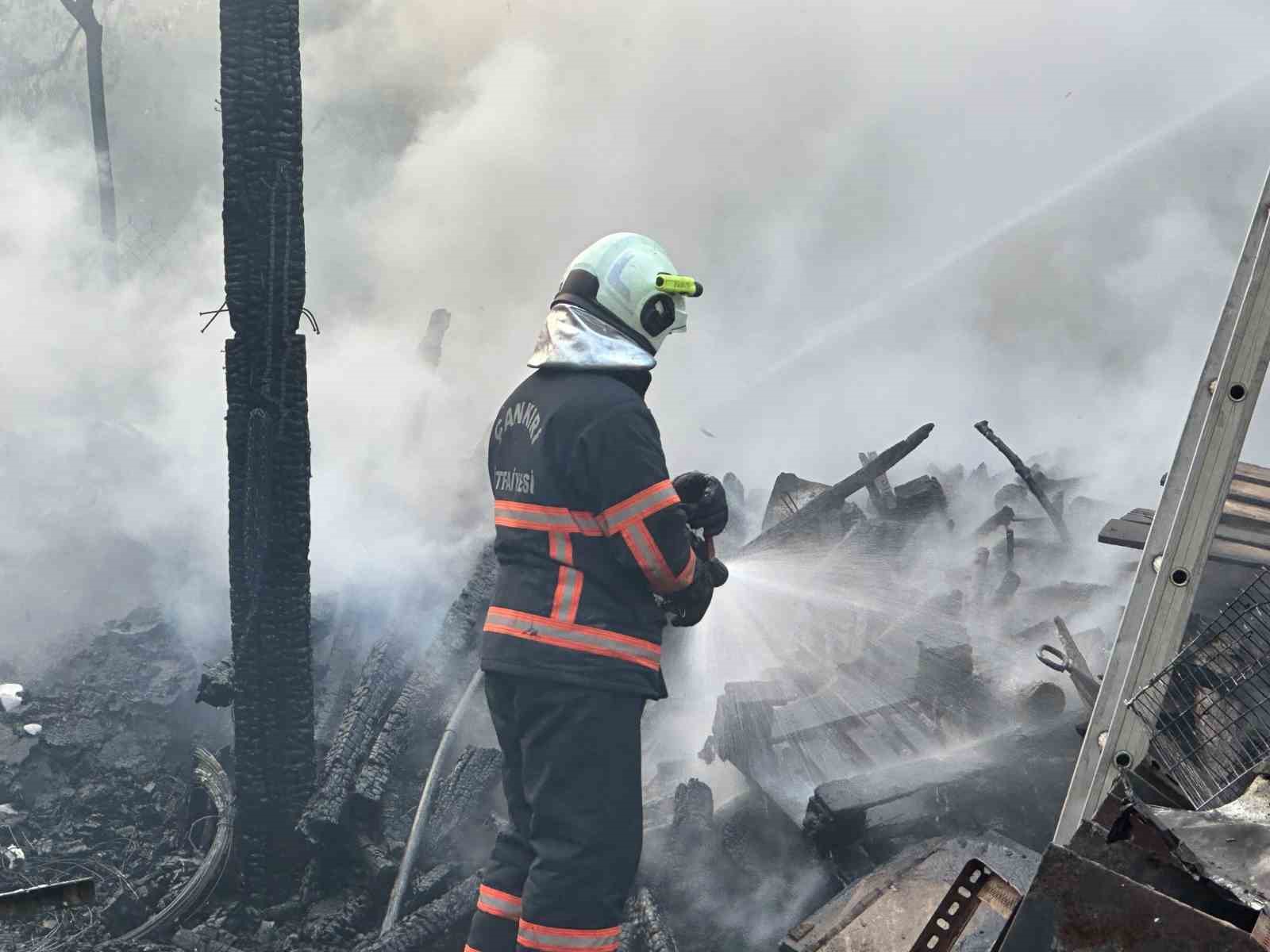 Yaz mevsiminde artan yangınlara karşı 24 saat teyakkuzda bekliyorlar