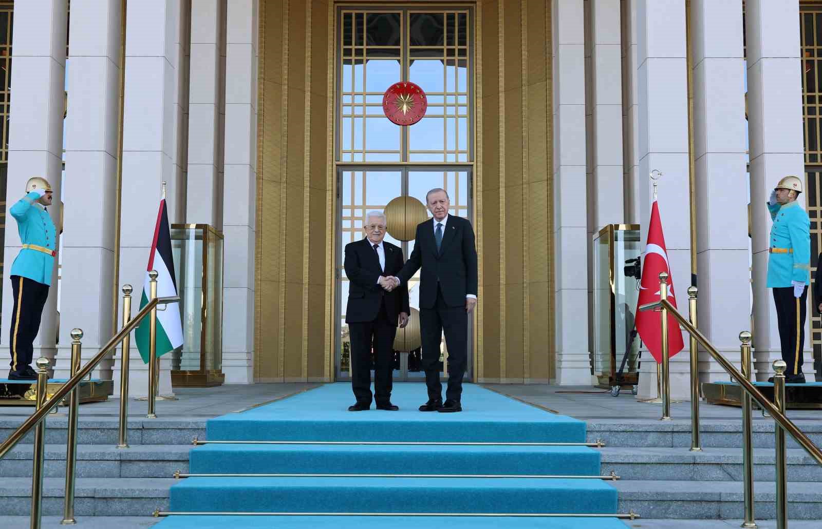 Cumhurbaşkanı Erdoğan, Filistin Devlet Başkanı Abbas’ı törenle karşıladı