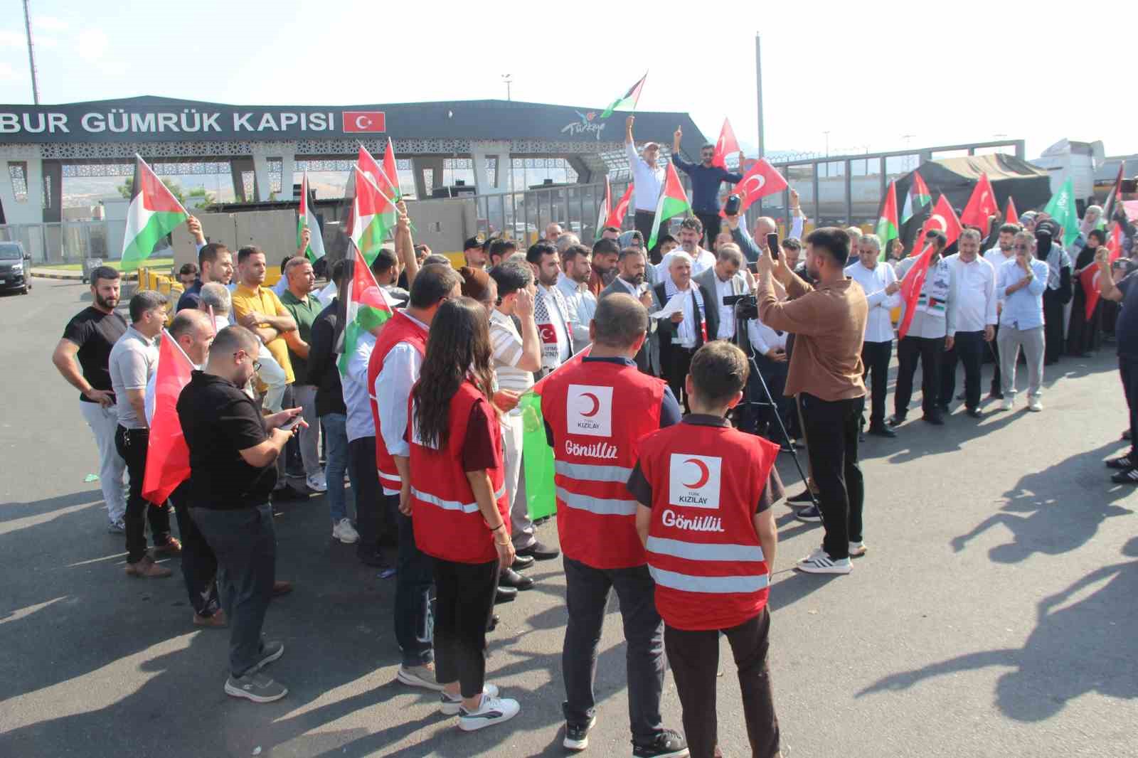 Filistin Konvoyu’nun Irak sınırında bekletilmesine tepki