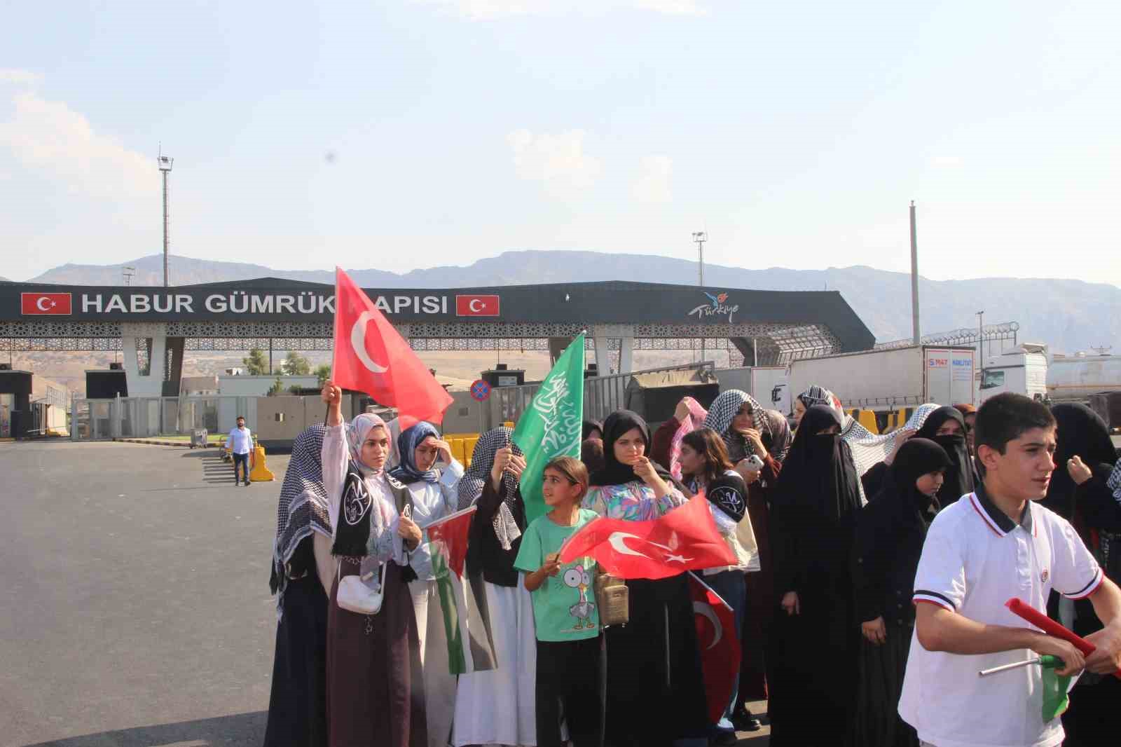 Filistin Konvoyu’nun Irak sınırında bekletilmesine tepki