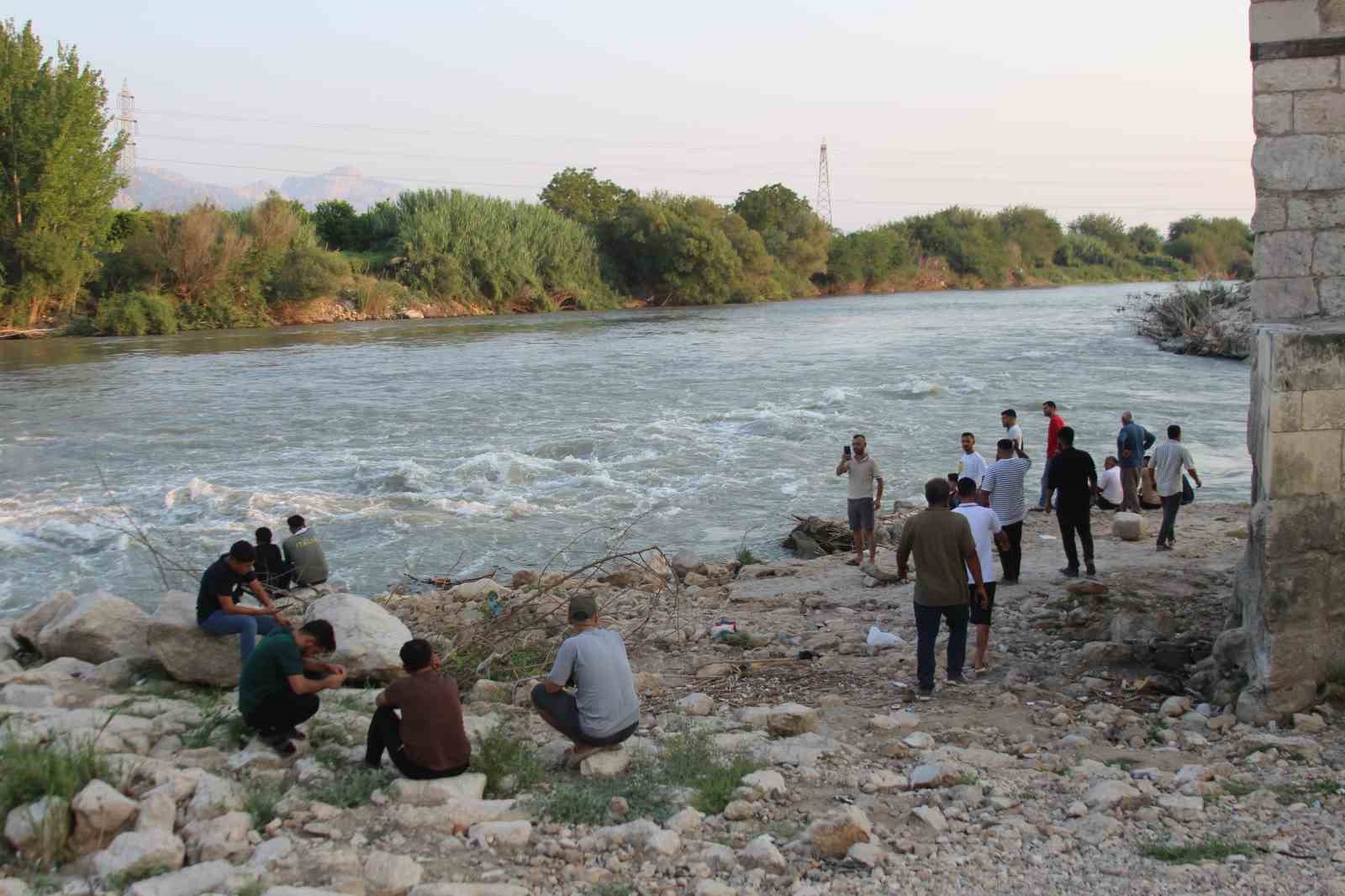 Ceyhan Nehri’ne serinlemek için giren 2 çocuk kayboldu