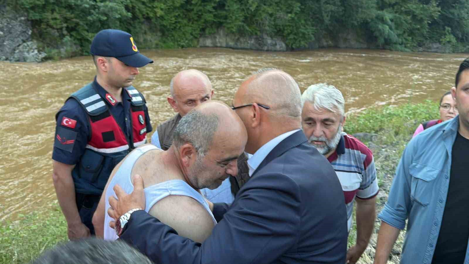 Giresun’da sel sularına kapılan diğer kız kardeşin de cansız bedenine ulaşıldı