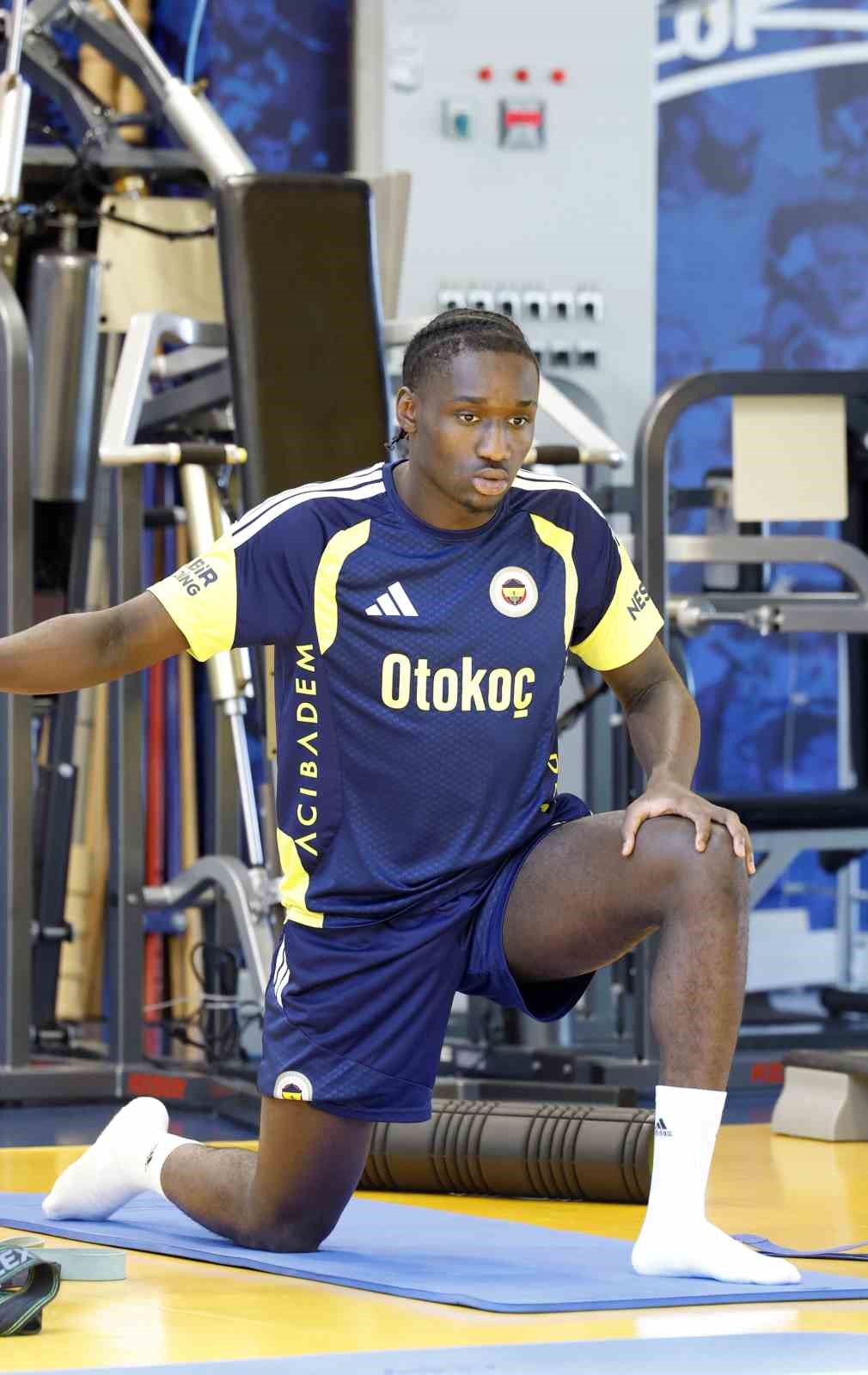 Fenerbahçe, Gençlerbirliği maçı hazırlıklarına başladı