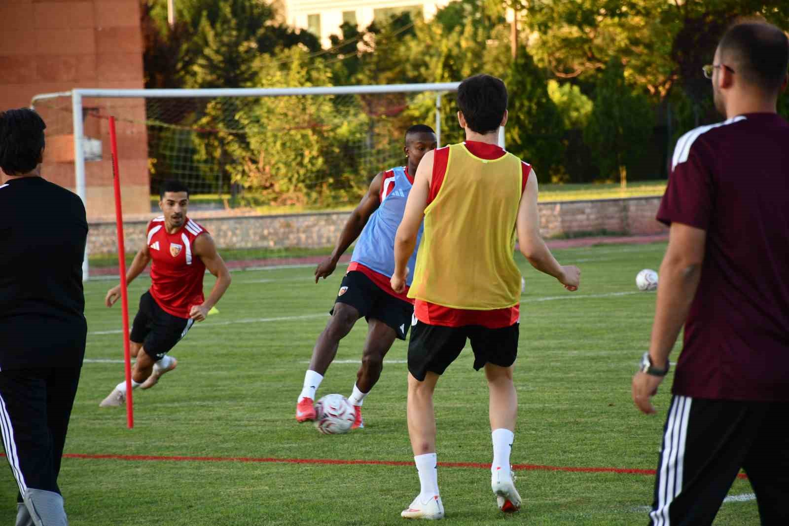 Kayserispor, Sivasspor maçı hazırlıklarına başladı