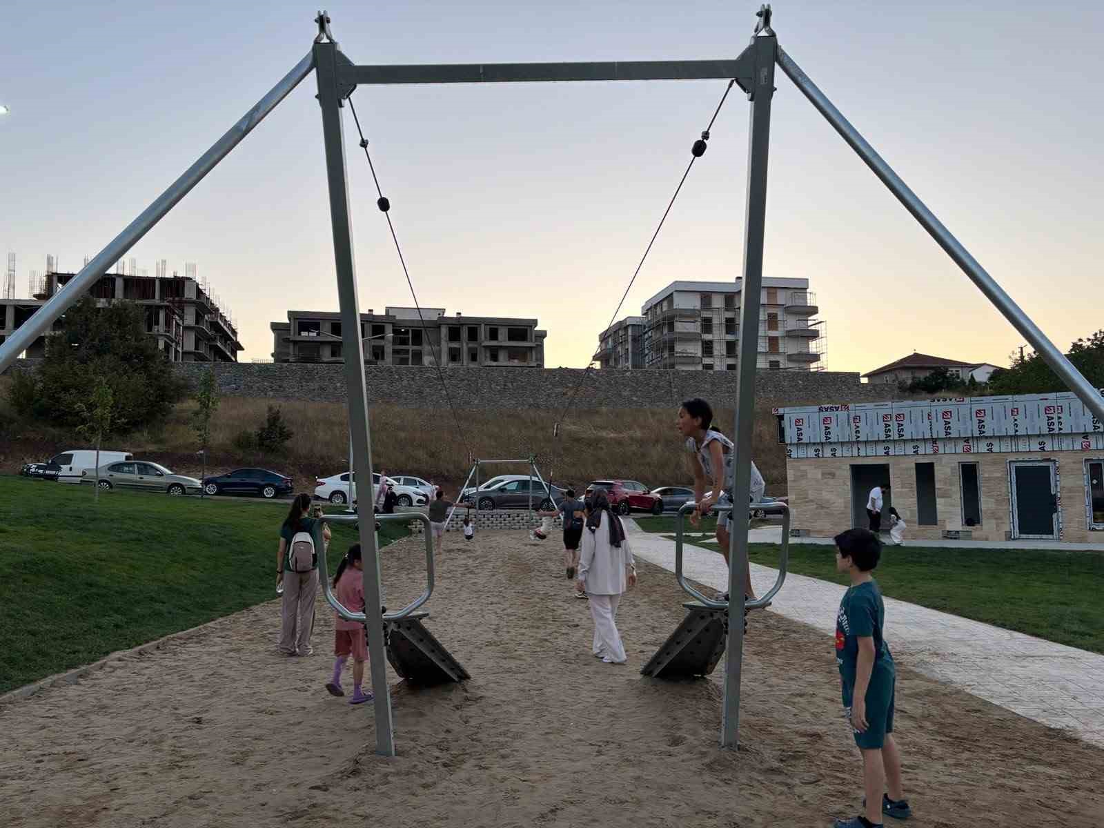 Başiskele’de 63 bin metrekarelik millet bahçesi hizmete açıldı