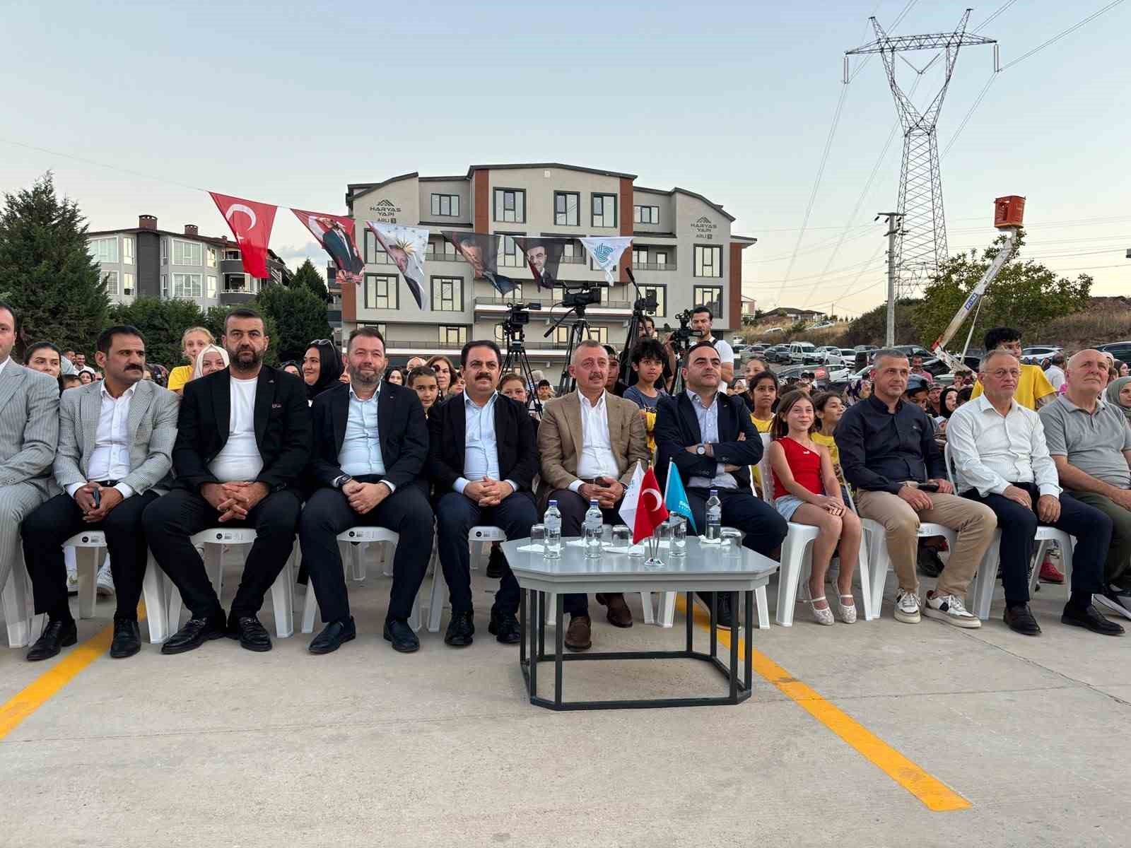 Başiskele’de 63 bin metrekarelik millet bahçesi hizmete açıldı