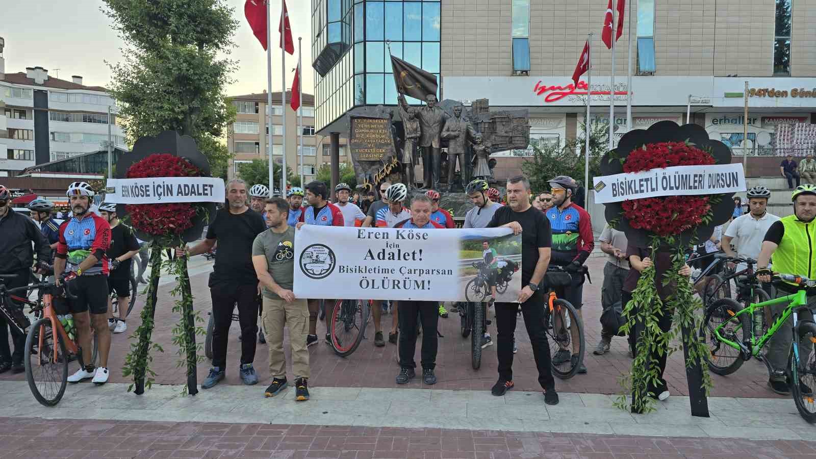 Otomobilin çarpması sonucu hayatını kaybeden bisiklet sürücüsü Eren Köse anıldı
