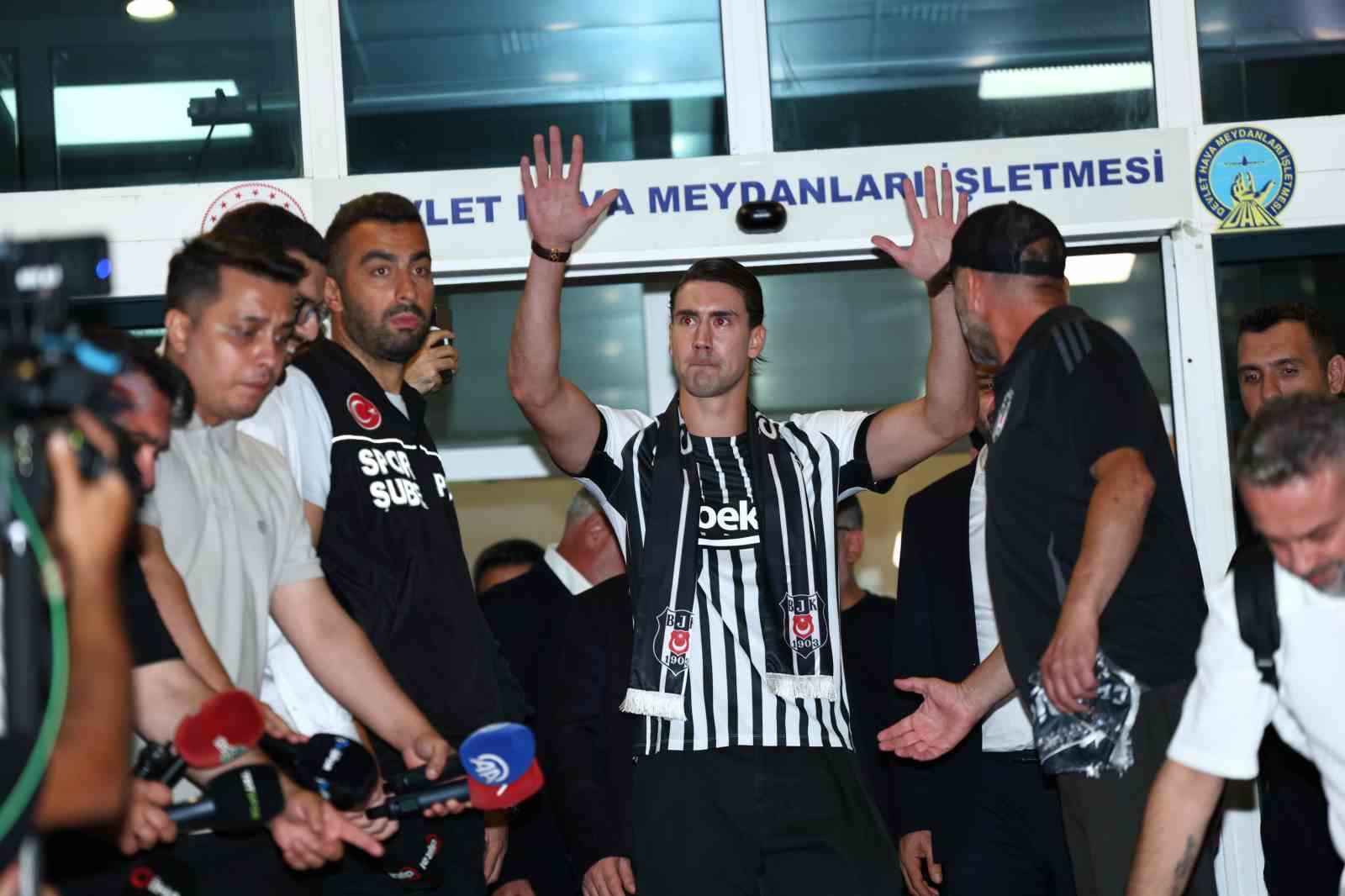 Beşiktaş’ın anlaşmaya vardığı Dusan Vlahovic, İstanbul’a geldi