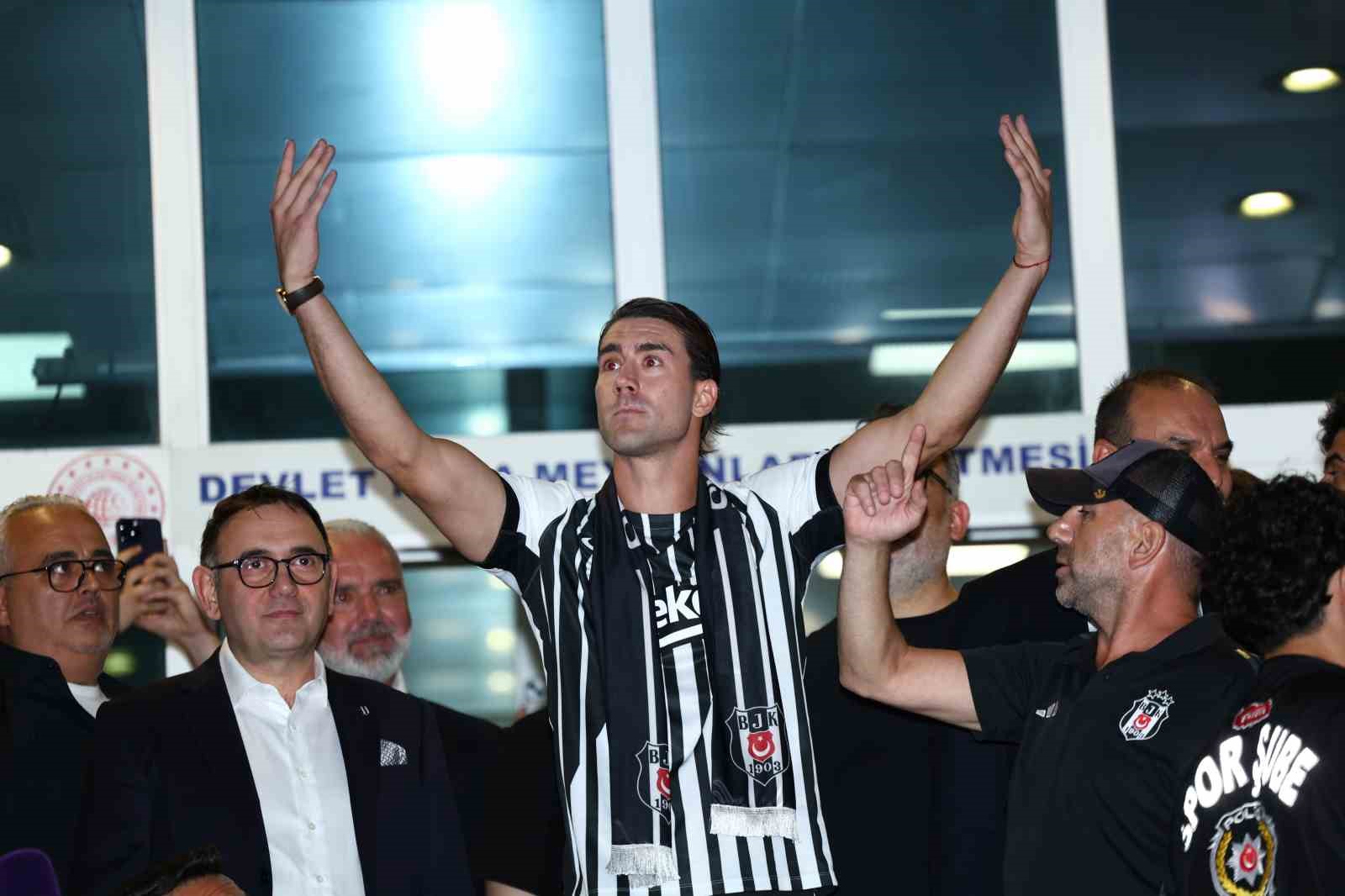 Beşiktaş’ın anlaşmaya vardığı Dusan Vlahovic, İstanbul’a geldi