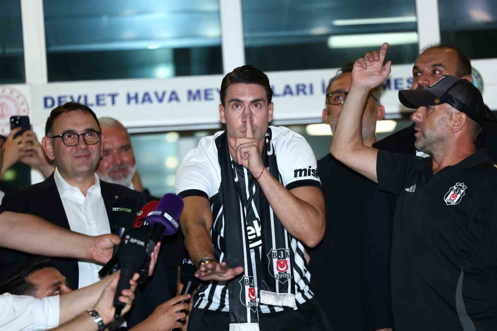 Beşiktaş’ın anlaşmaya vardığı Dusan Vlahovic, İstanbul’a geldi