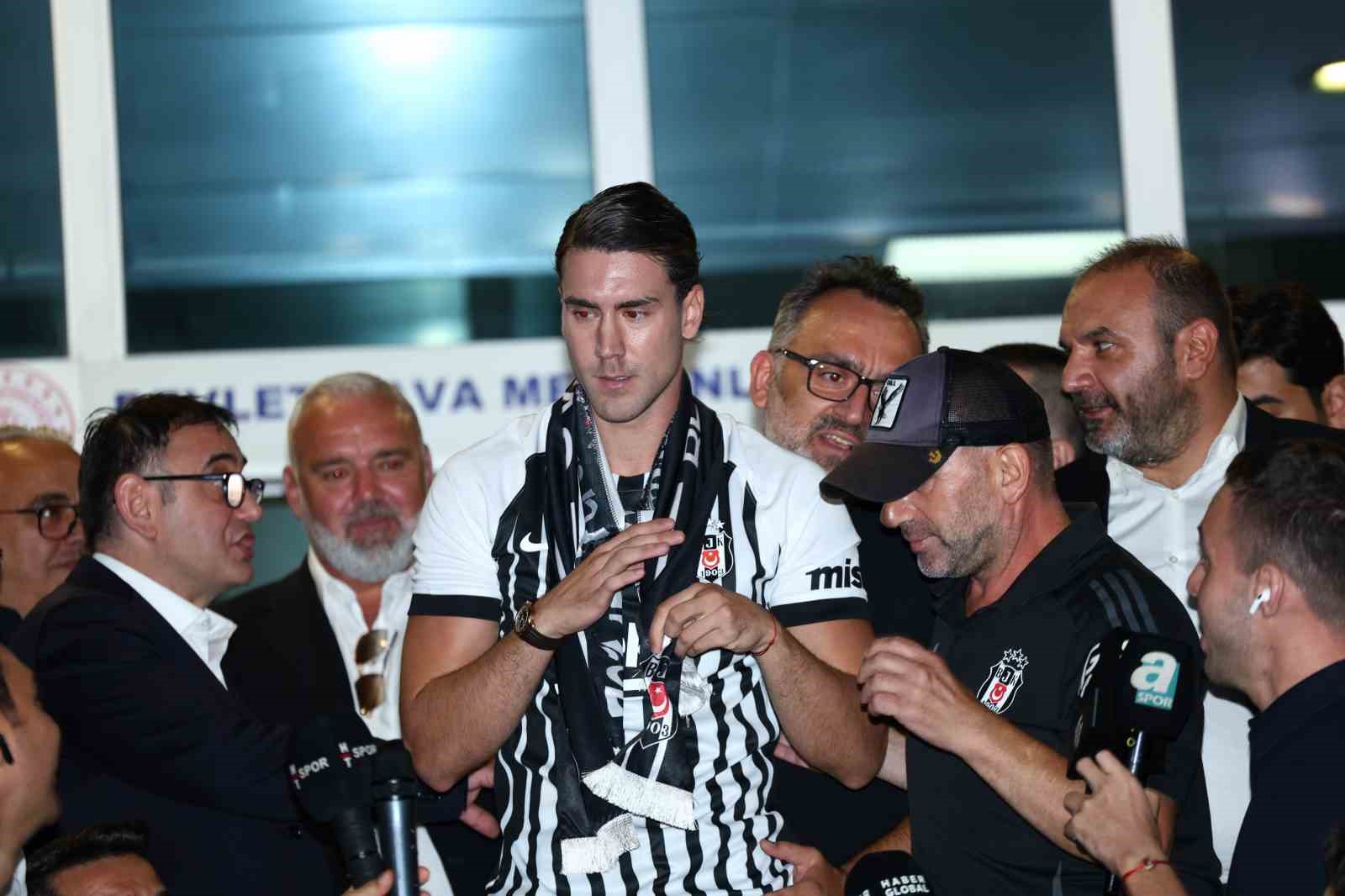 Beşiktaş’ın anlaşmaya vardığı Dusan Vlahovic, İstanbul’a geldi