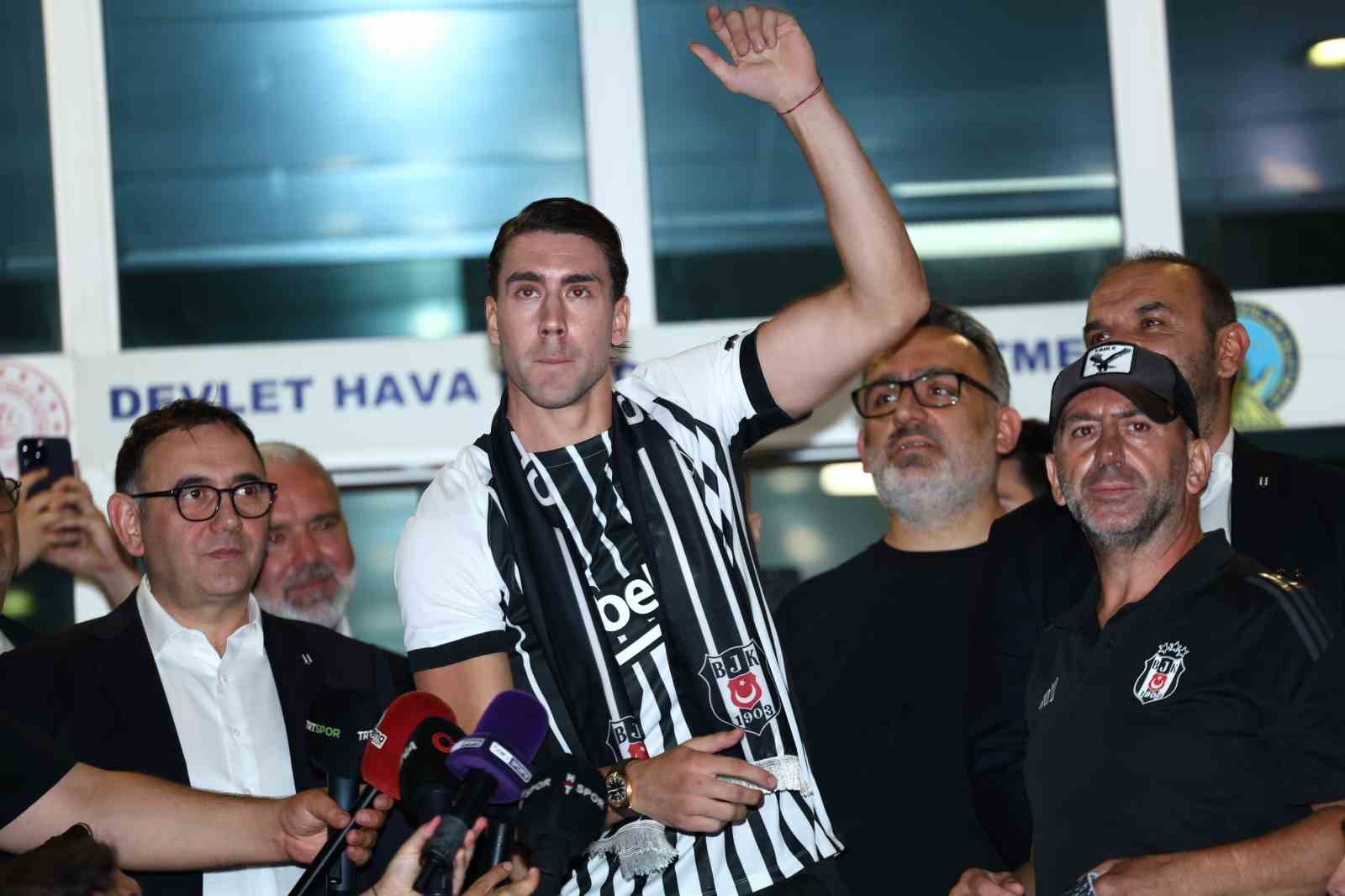 Beşiktaş’ın anlaşmaya vardığı Dusan Vlahovic, İstanbul’a geldi
