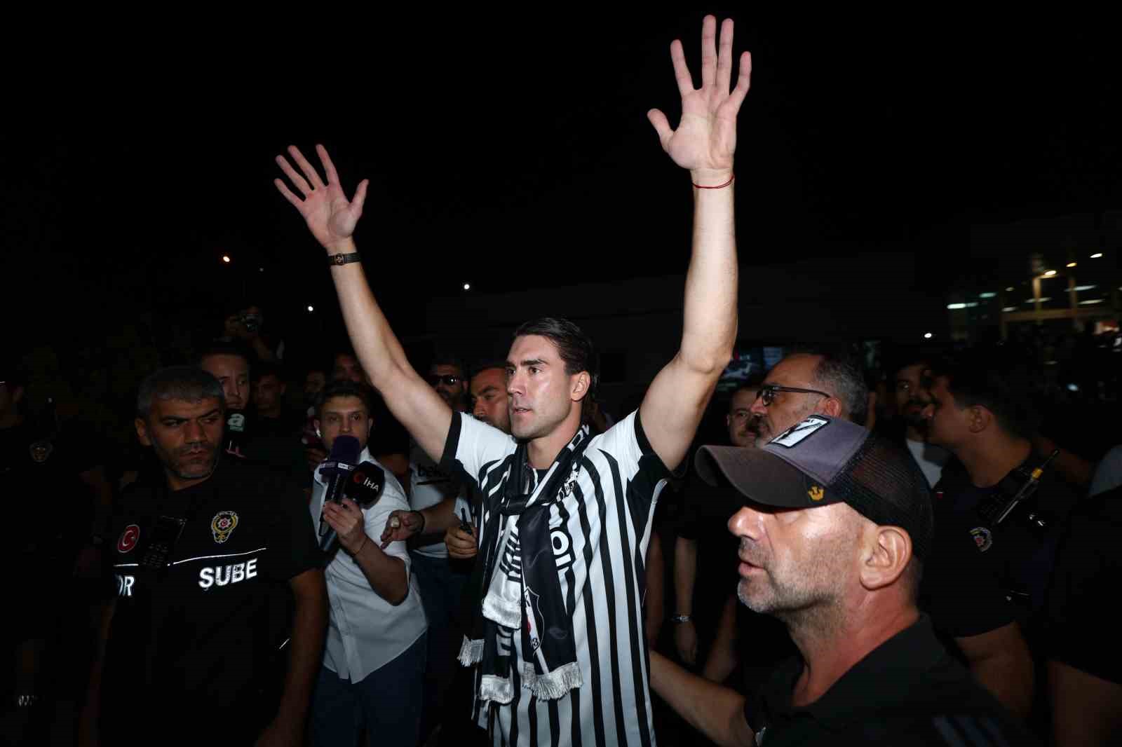 Beşiktaş’ın anlaşmaya vardığı Dusan Vlahovic, İstanbul’a geldi