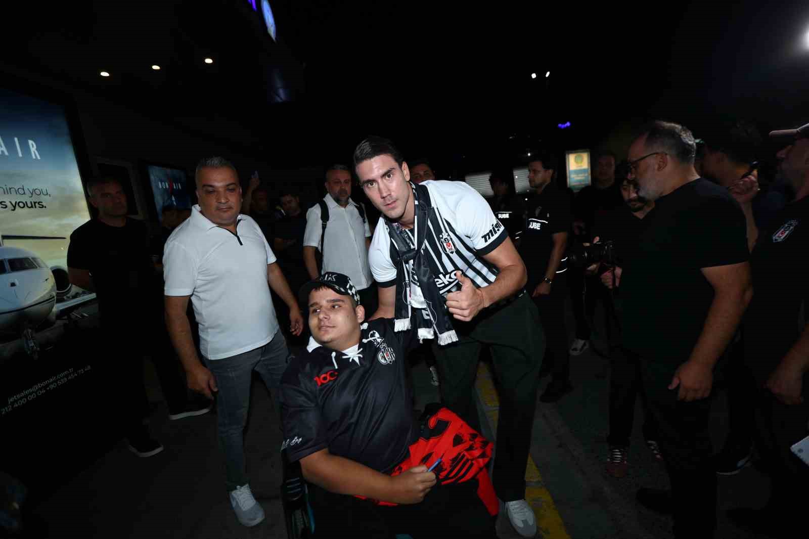 Beşiktaş’ın anlaşmaya vardığı Dusan Vlahovic, İstanbul’a geldi