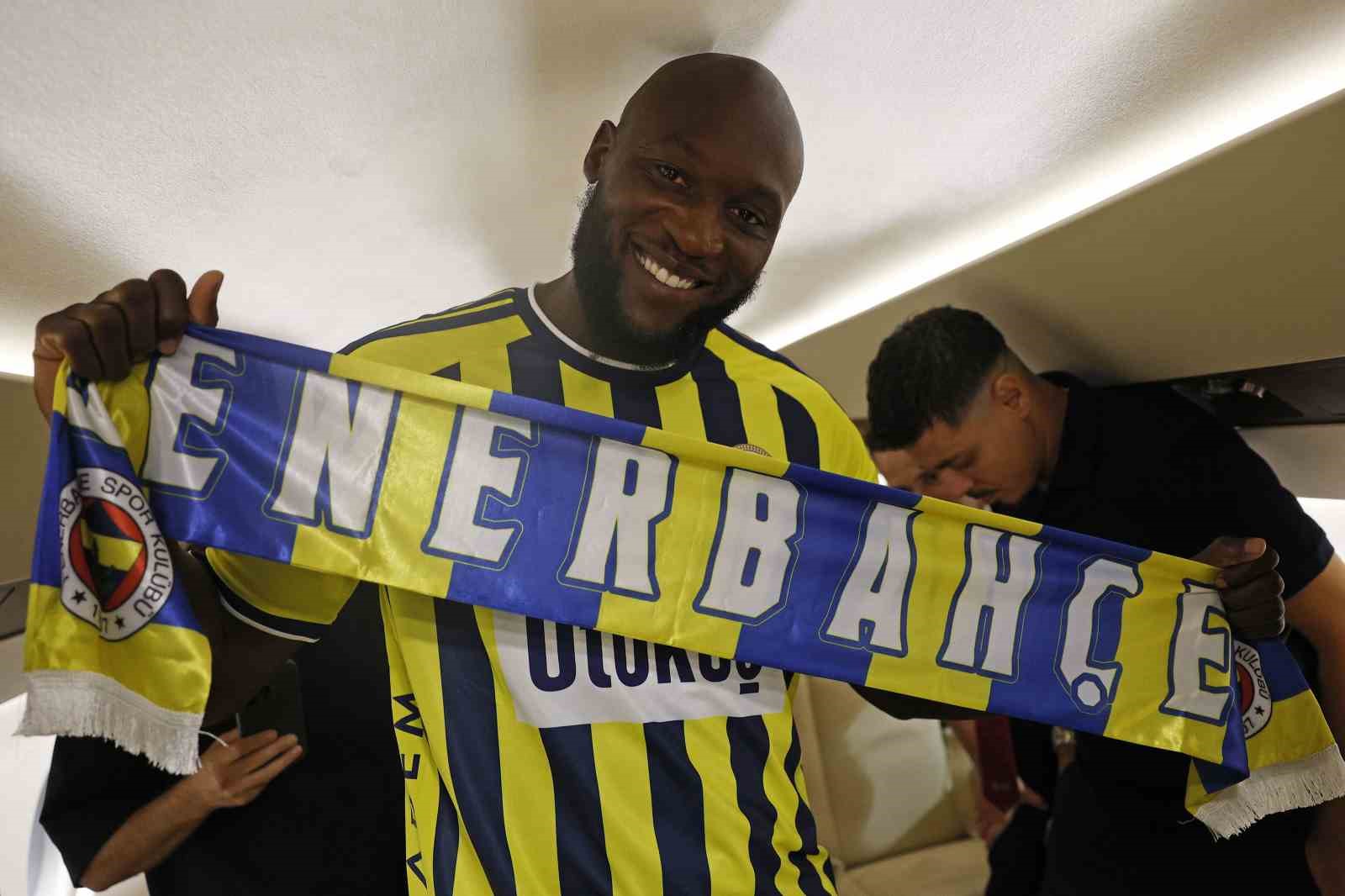 Fenerbahçe’nin yeni transferi Romelu Lukaku, İstanbul’a geldi