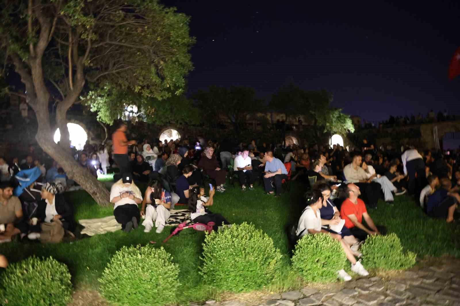 Nevşehir’de gökyüzü meraklıları Perseid meteor yağmurunu izledi
