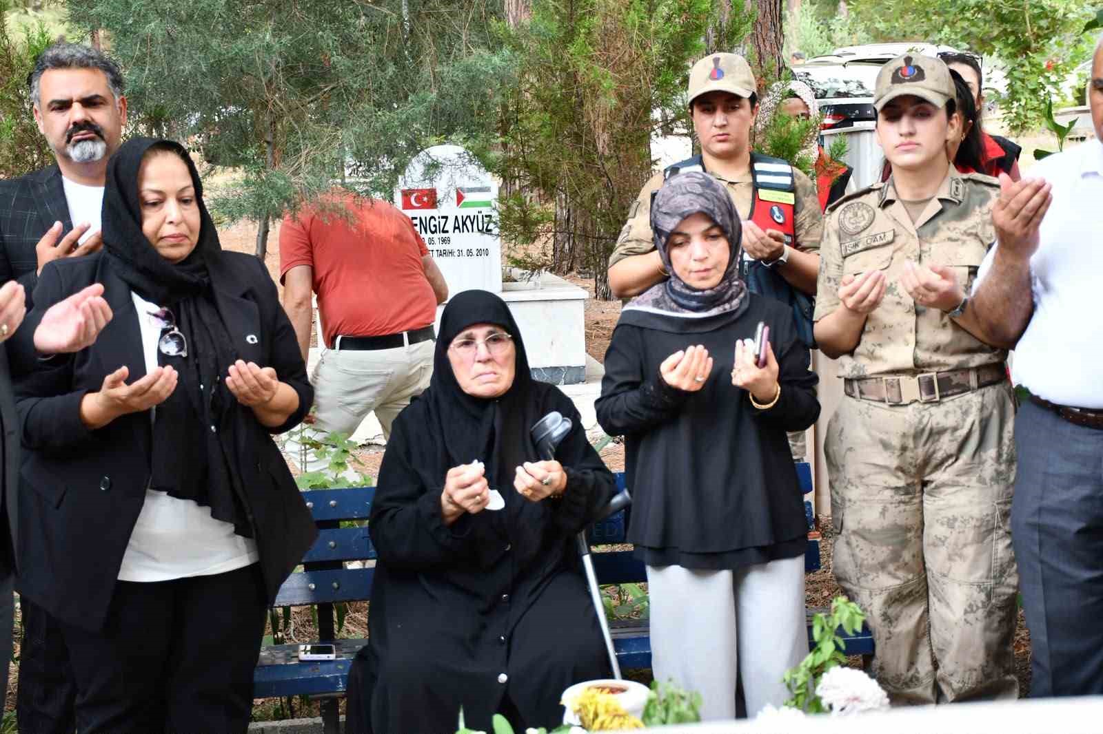 Şehit Başçavuş Ferhat Gedik mezarı başında anıldı