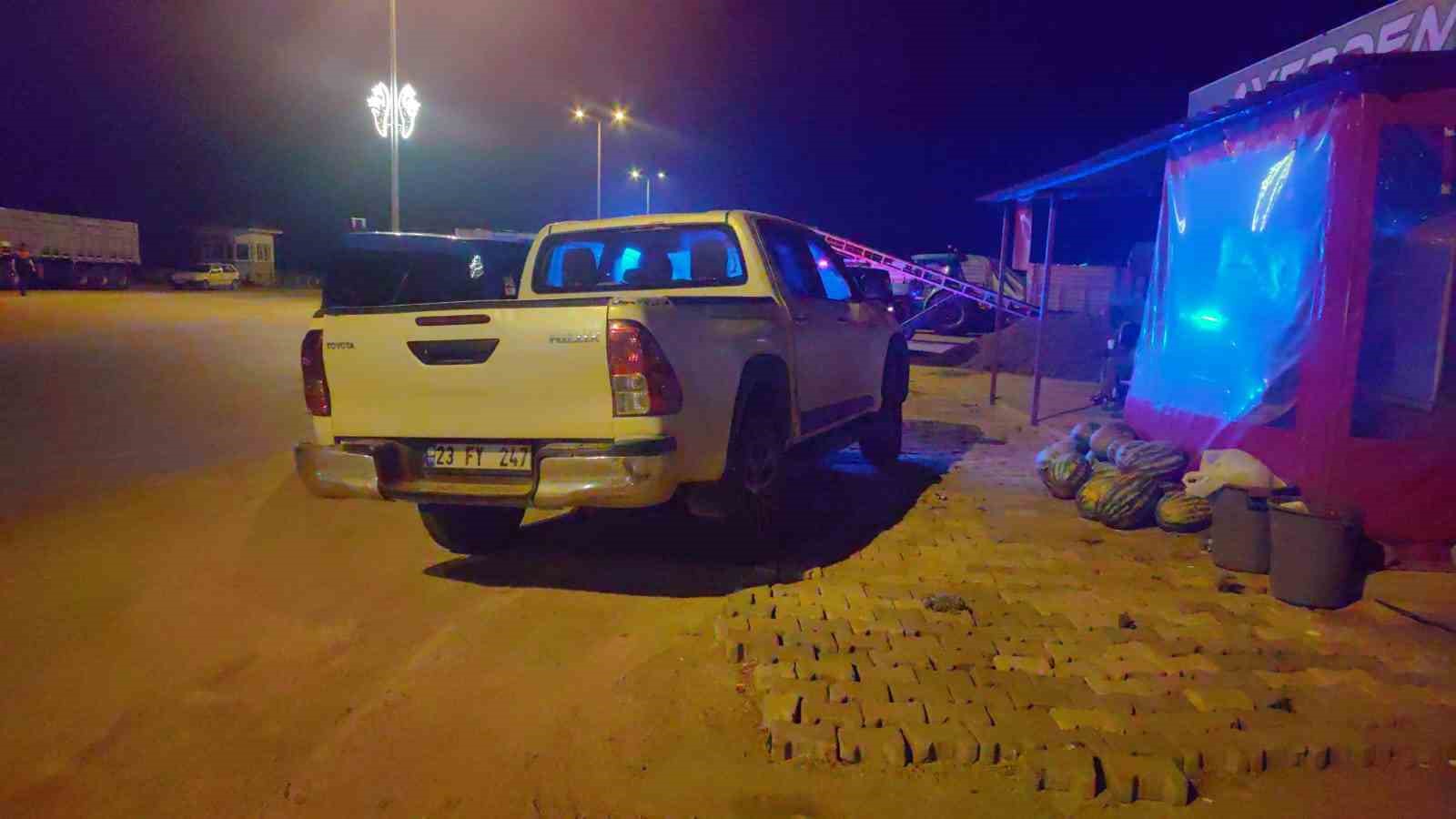 Elazığ’da bıçaklı ve silahlı kavga: 3 yaralı