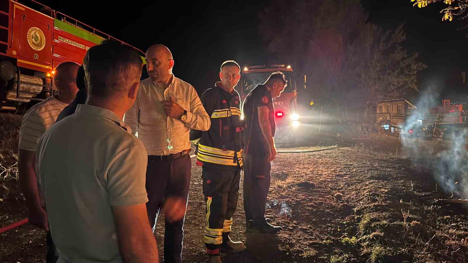 Kastamonu’da samanlık yangını: Bin 200 balya küle döndü