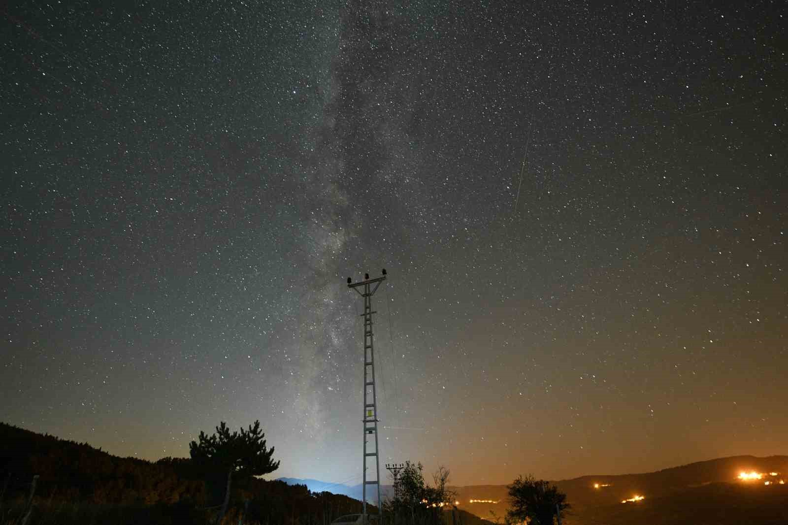 Kastamonu’da gökyüzü meraklıları Perseid meteor yağmurunu izledi