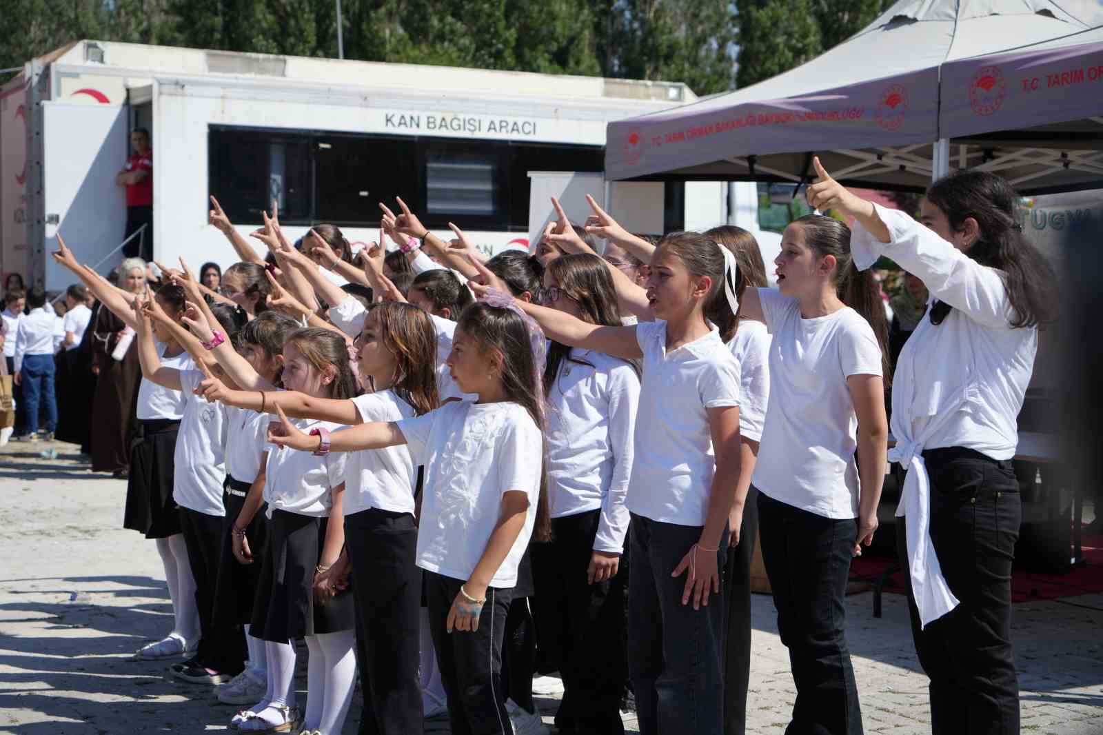 Robotik projelerden koro gösterilerine yaz okulundan renkli final
