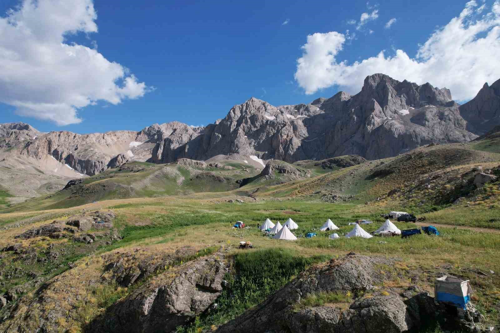 Sosyal medyada görüp akın ediyorlar! Erzincan’ın saklı yaylası