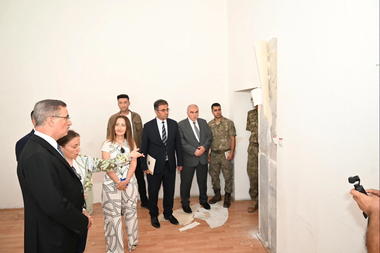 Erzurum Lisesine devredilen tarihi binada inceleme