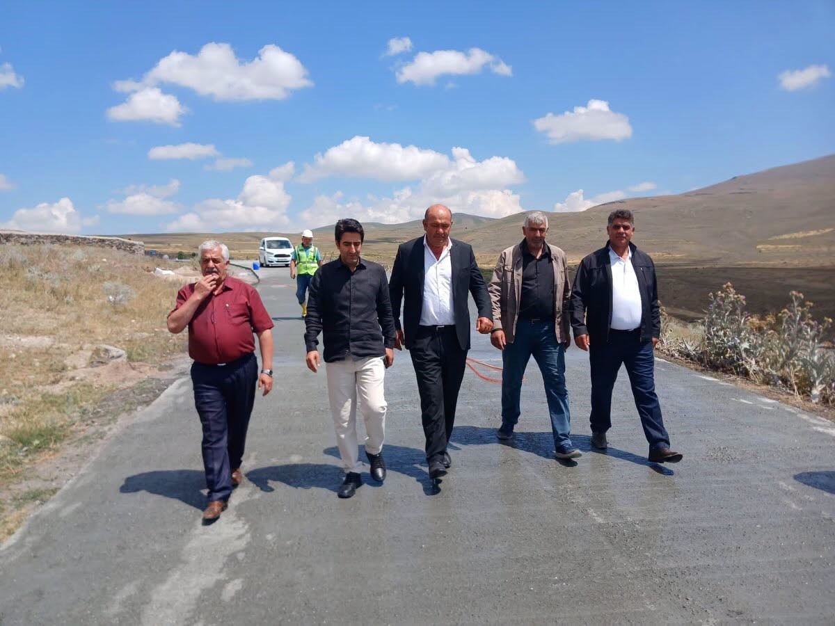 Sarıkamış’ta beton yol çalışmaları yerinde incelendi