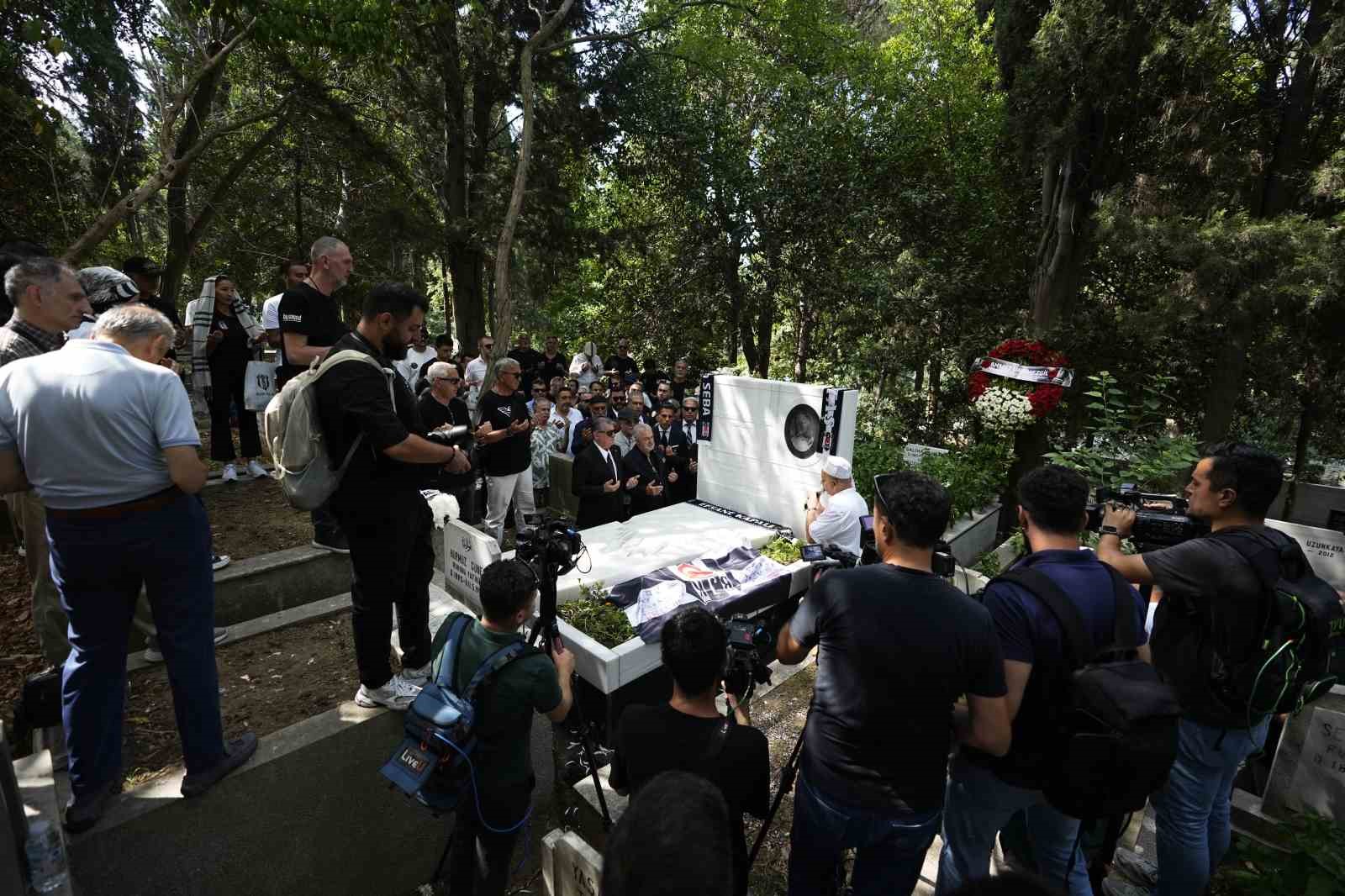 Süleyman Seba, vefatının 12. yıl dönümünde kabri başında anıldı