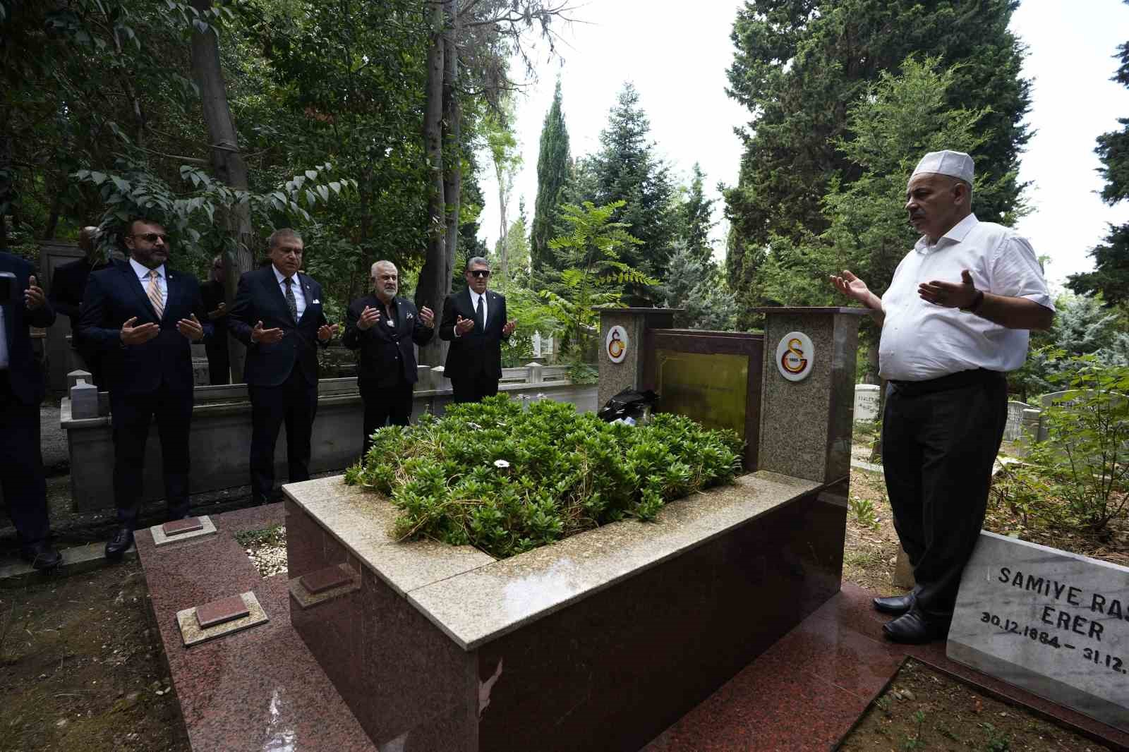 Süleyman Seba, vefatının 12. yıl dönümünde kabri başında anıldı