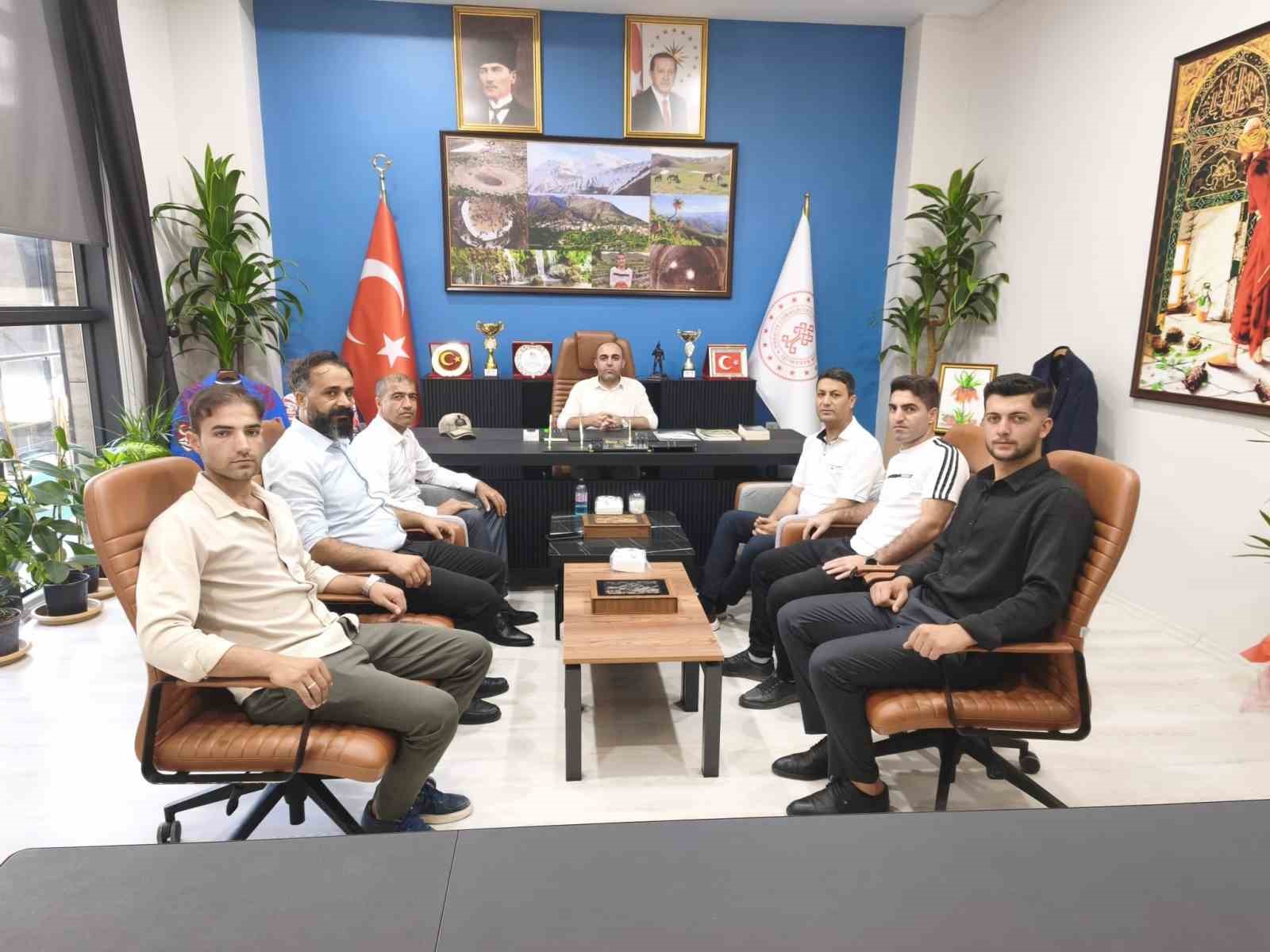 Batman’da kütüphane müdürüne başarı ödülü