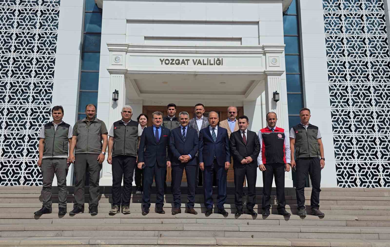 Bakan Yardımcısı Polat, 10 bin keklik kapasiteli tesisi inceledi