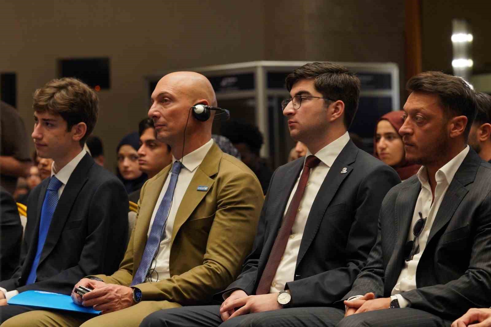 Bakan Bayraktar: " Gabar bizim için göz bebeği projelerimizden bir tanesi"