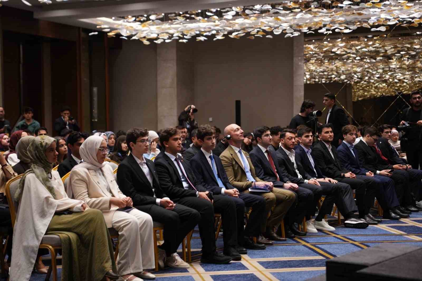 Bakan Bayraktar: " Gabar bizim için göz bebeği projelerimizden bir tanesi"
