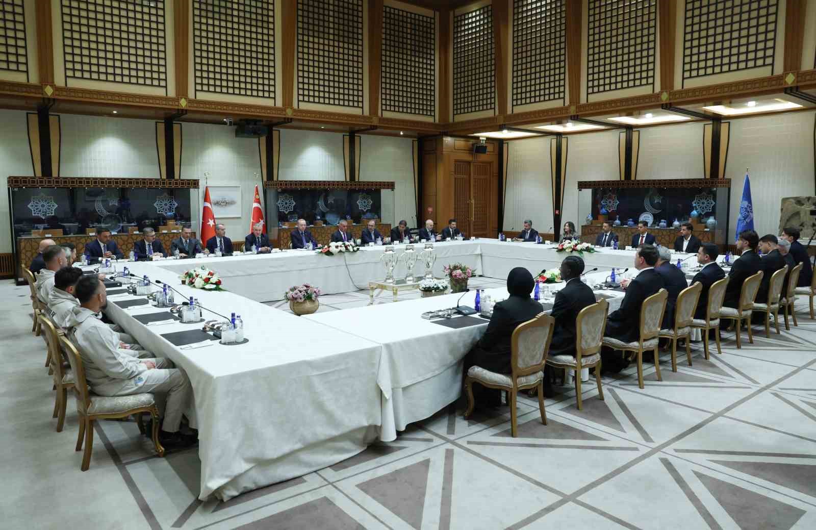 Cumhurbaşkanı Erdoğan, Trendyol Süper Lig’e çıkan takımları kabul etti