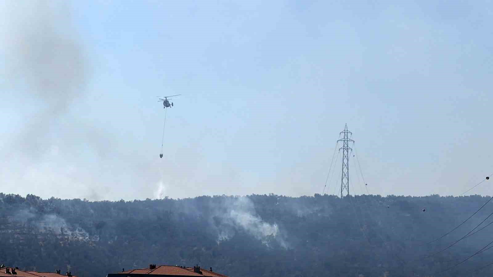 Kazdağları eteklerindeki yangına müdahale sürüyor