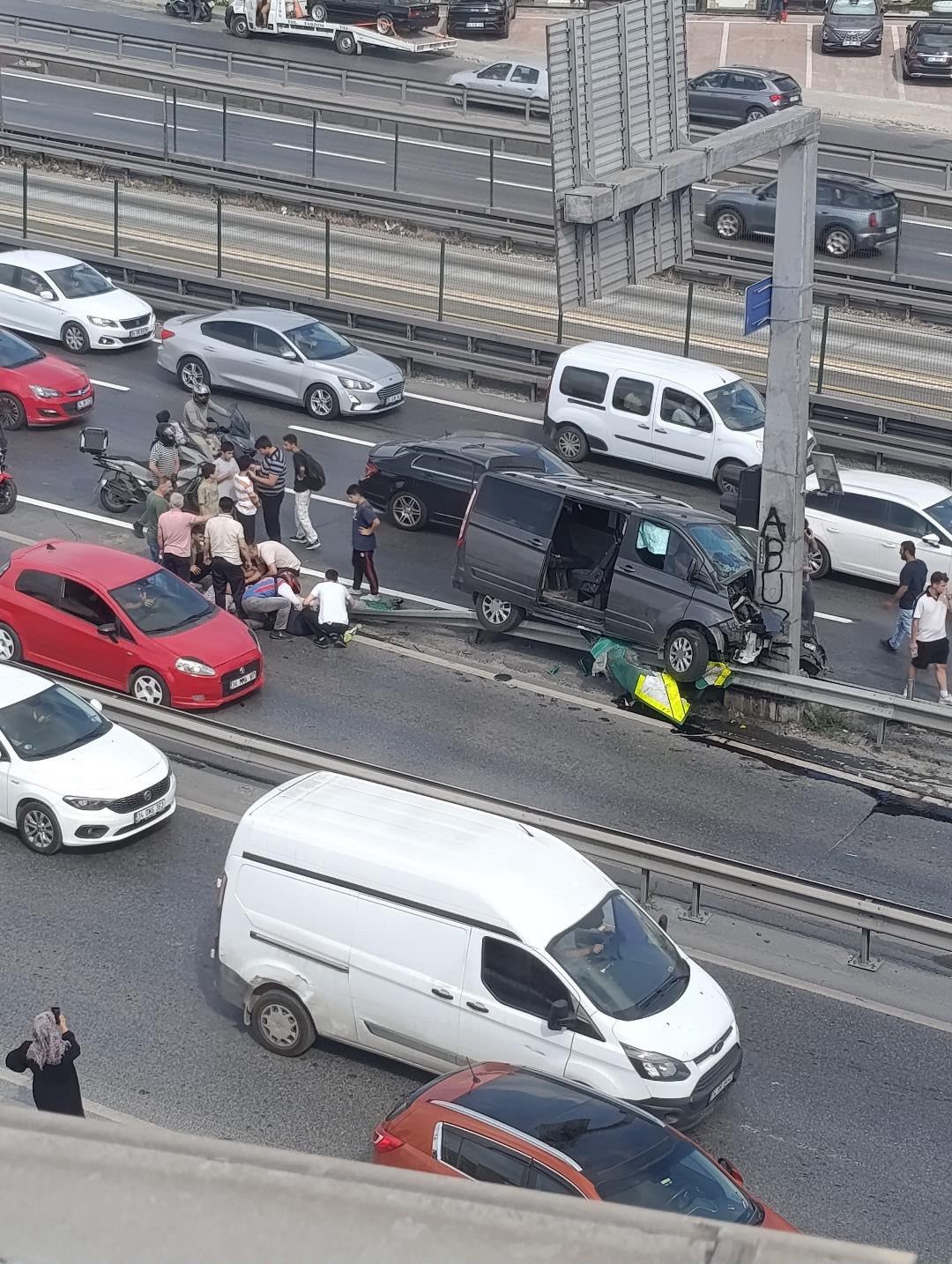 Yaz kursundaki öğrencileri taşıyan araç kaza yaptı: 5’i ağır 13 yaralı