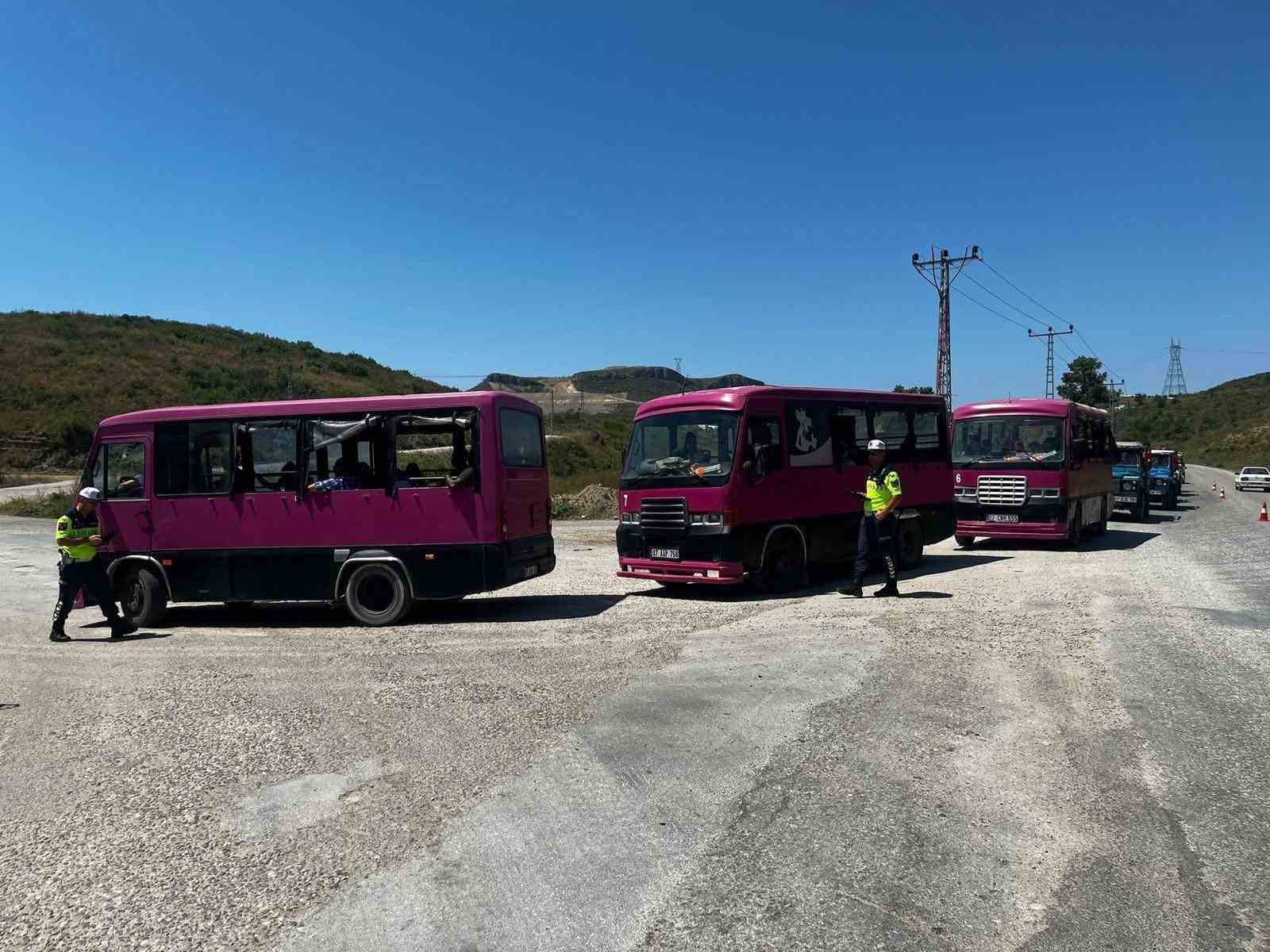 Antalya’da jandarma ekiplerinden safari araçlara yönelik denetim