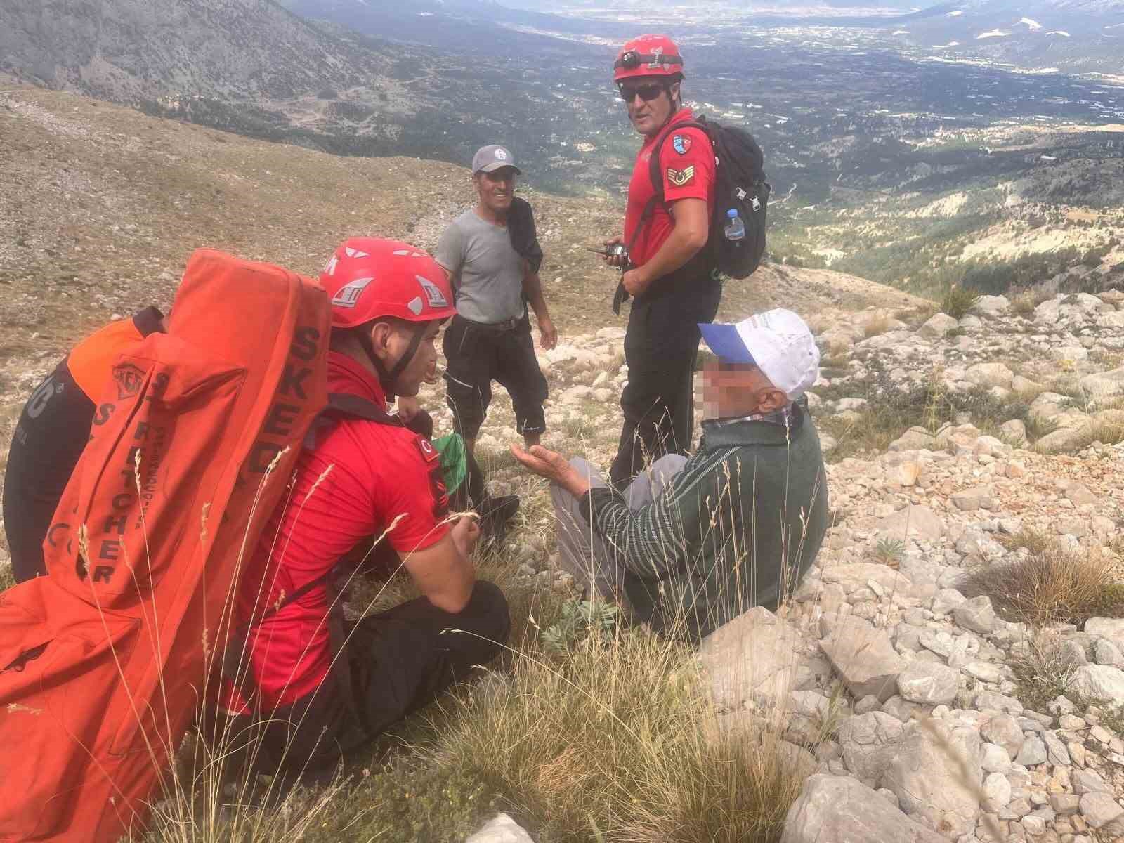 Antalya’da kayıp yaşlı adam jandarma ekiplerince bulundu
