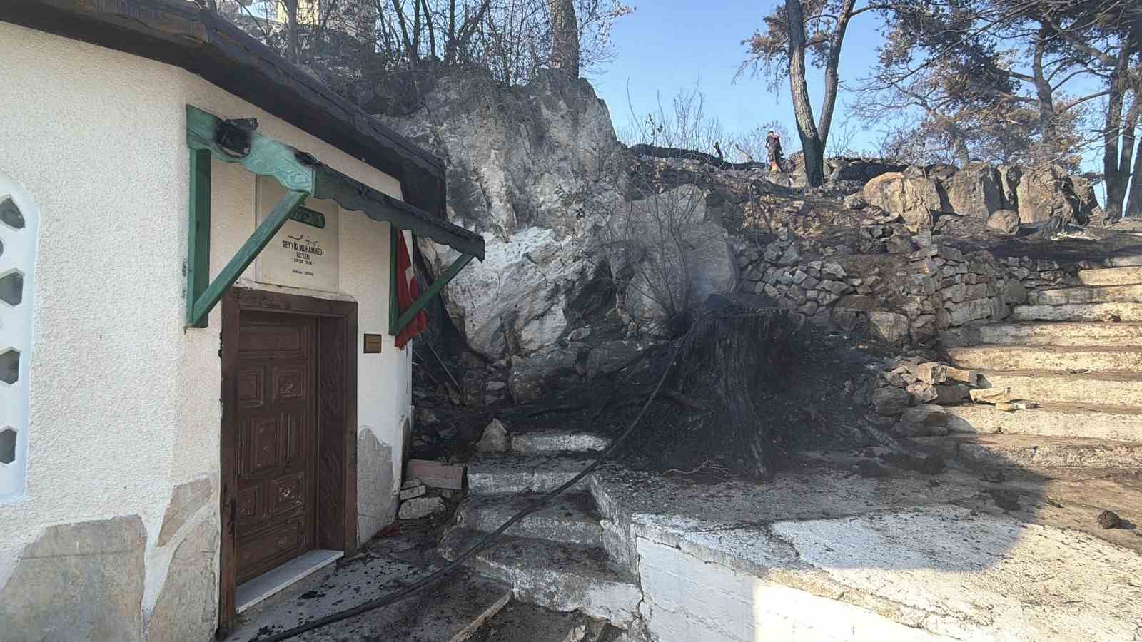 Kazdağları’ndaki yangın türbeye ulaşmadan söndürüldü