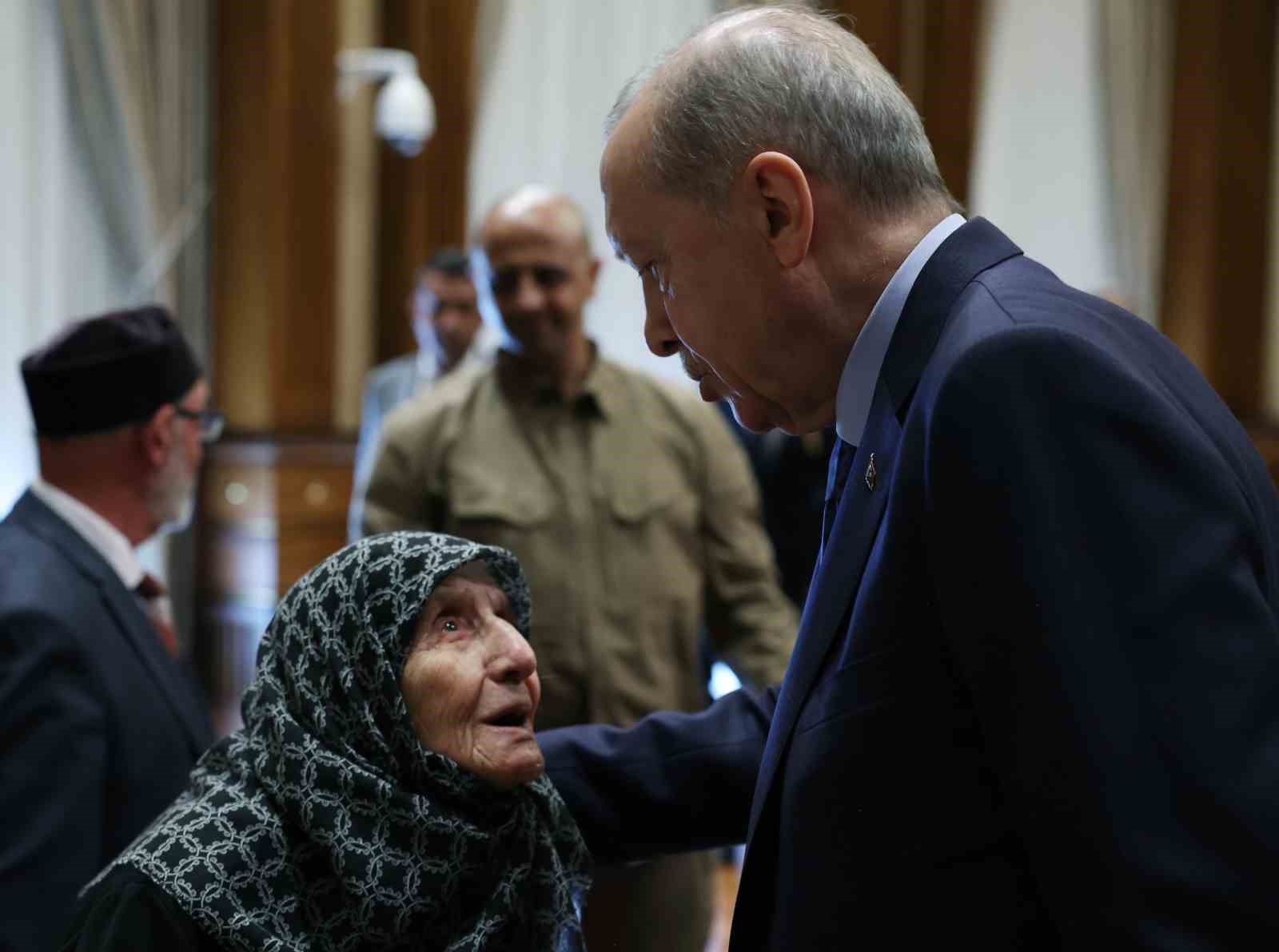 Cumhurbaşkanı Erdoğan: "Şimdiye kadar şehitlerimizin emanetlerine ve gazilerimize devletimizin tüm imkânlarını seferber ederek sahip çıktık"