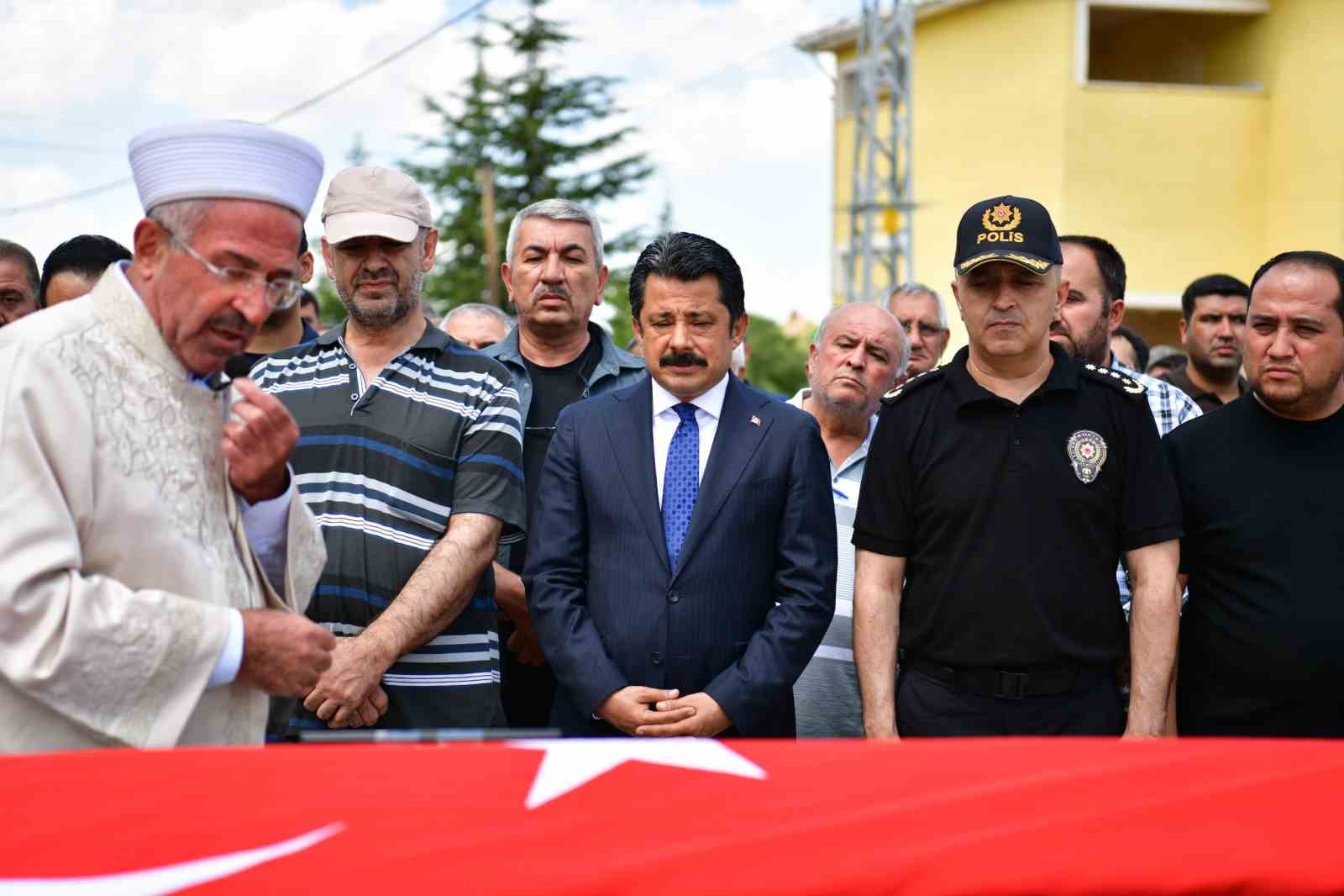 Kıbrıs gazisi Hidayet Düzen son yolculuğuna uğurlandı