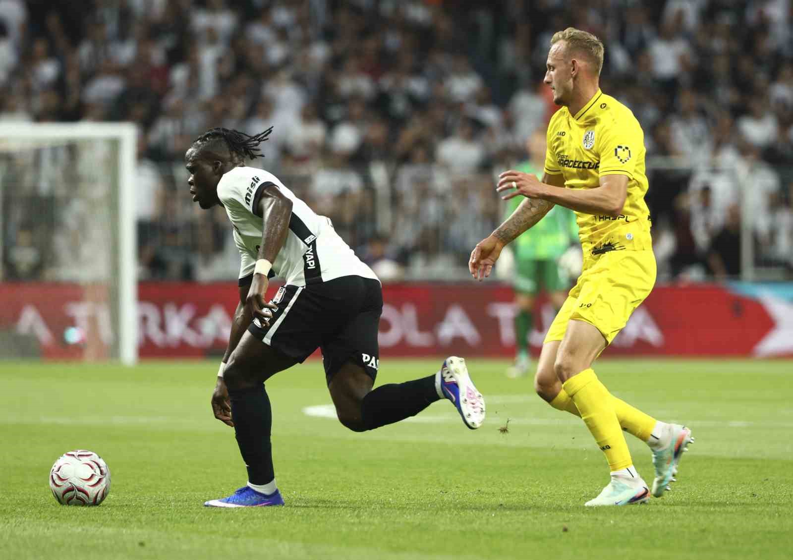 UEFA Avrupa Ligi: Beşiktaş: 0 - Hradec Kralove: 0 (Maç devam ediyor)