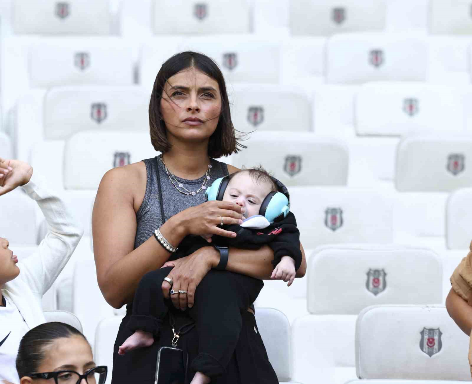 UEFA Avrupa Ligi: Beşiktaş: 0 - Hradec Kralove: 0 (Maç devam ediyor)