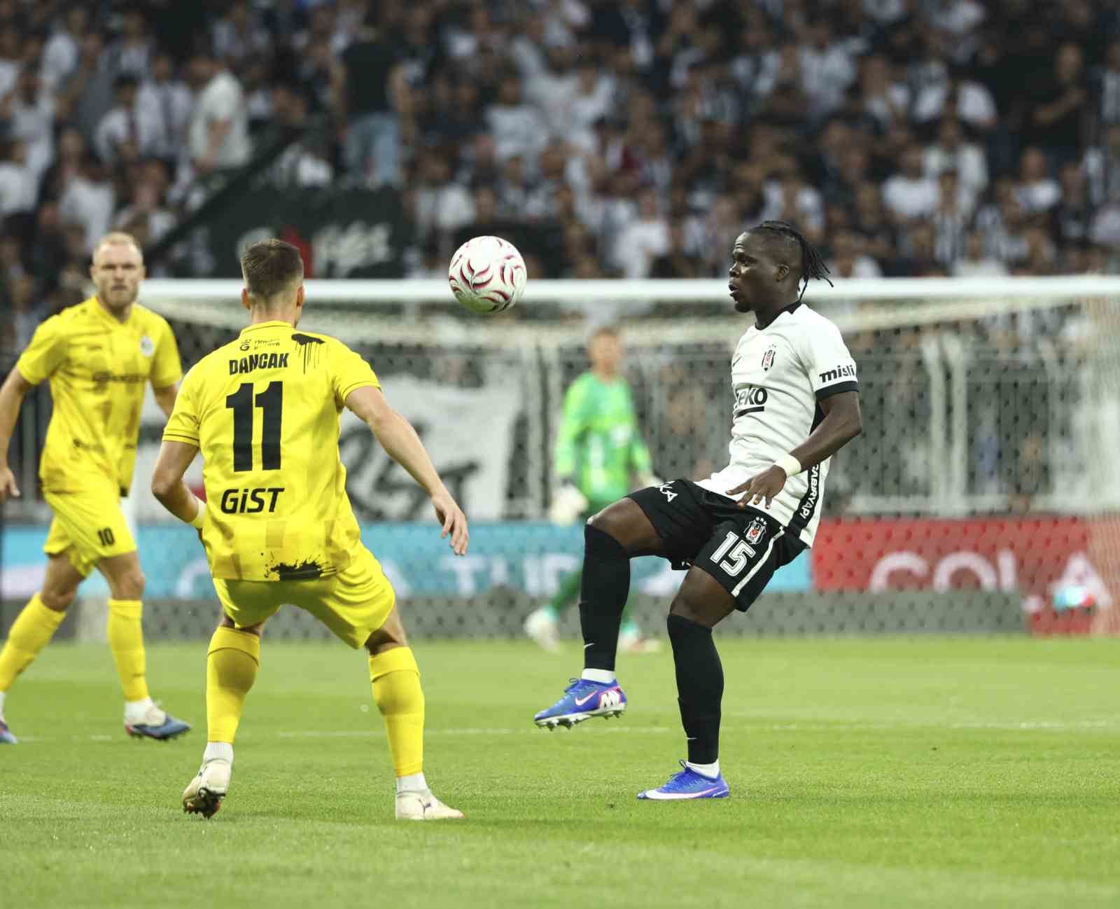 UEFA Avrupa Ligi: Beşiktaş: 0 - Hradec Kralove: 0 (Maç devam ediyor)