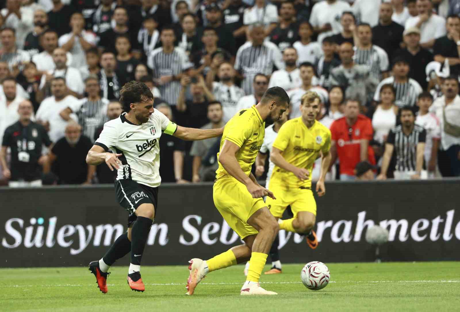 UEFA Avrupa Ligi: Beşiktaş: 0 - Hradec Kralove: 0 (Maç devam ediyor)