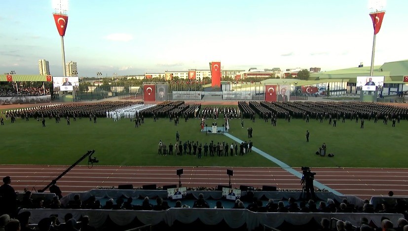 Bakan Çiftçi: "Toplamda 5 bin 915 genç kardeşimizi Jandarma ve Sahil Güvenlik teşkilatlarımıza uğurluyoruz"