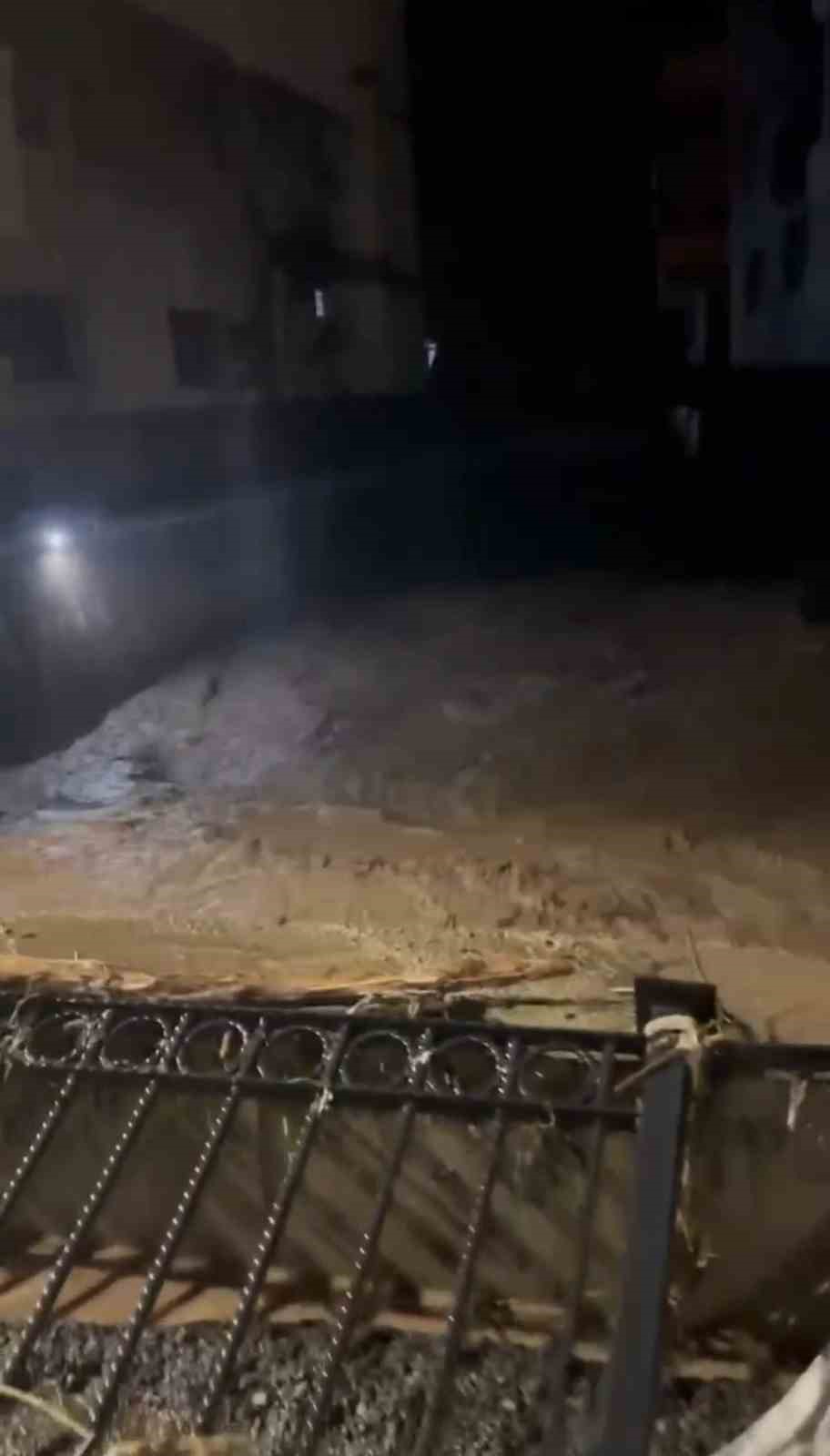 Giresun’da şiddetli yağışlar sonrası derelerin su seviyesi yükseldi