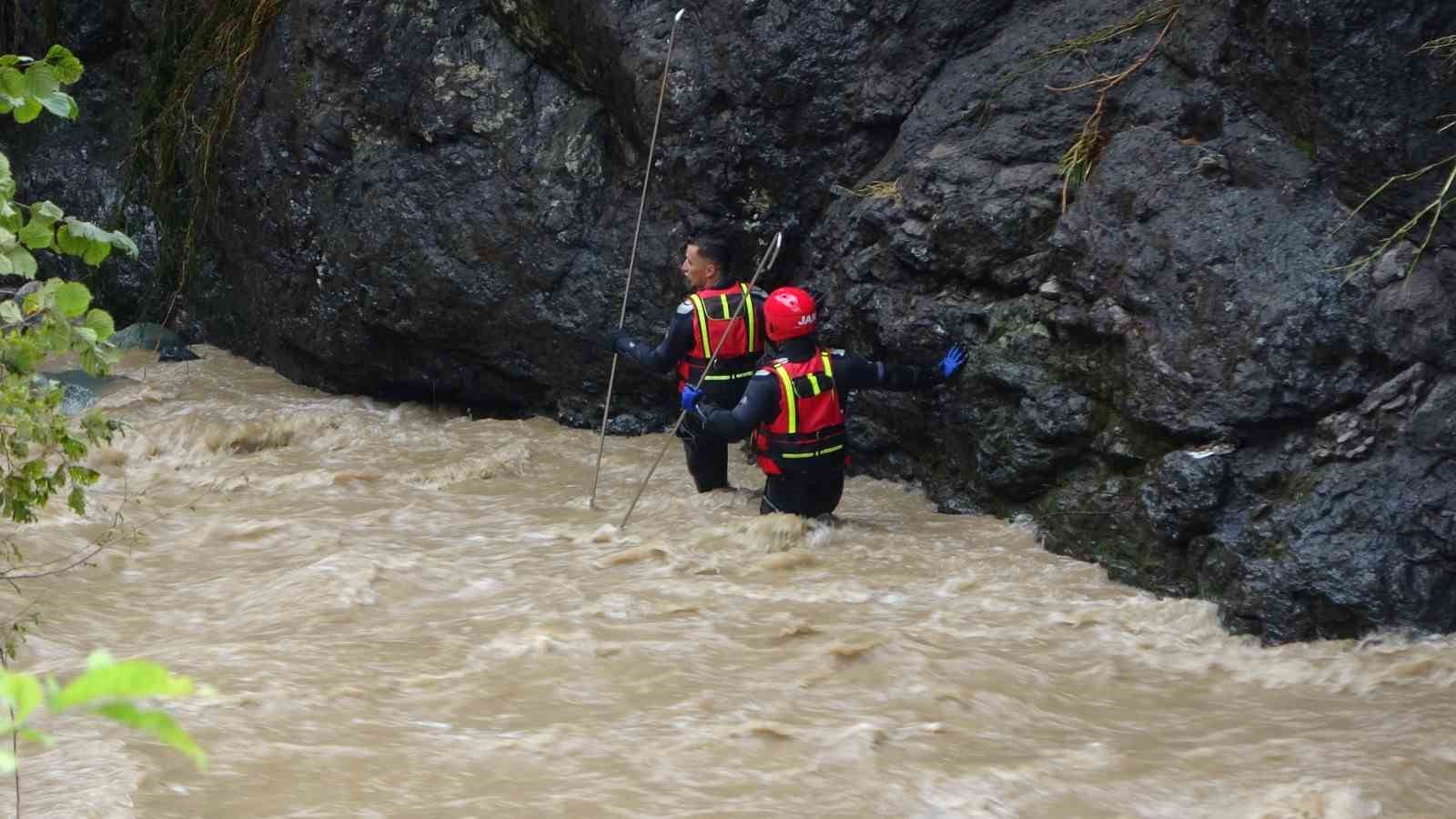 Giresun’da sel: 2 kayıp