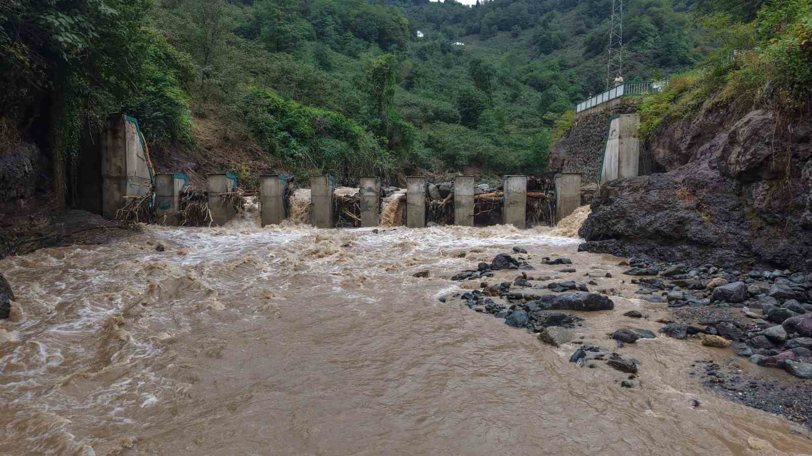 Giresun’da sel: 2 kayıp